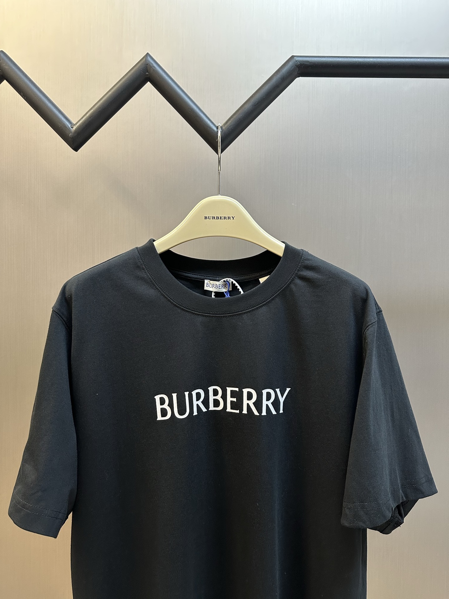 Burberry logo-embellished cotton T-shirt（81223871）