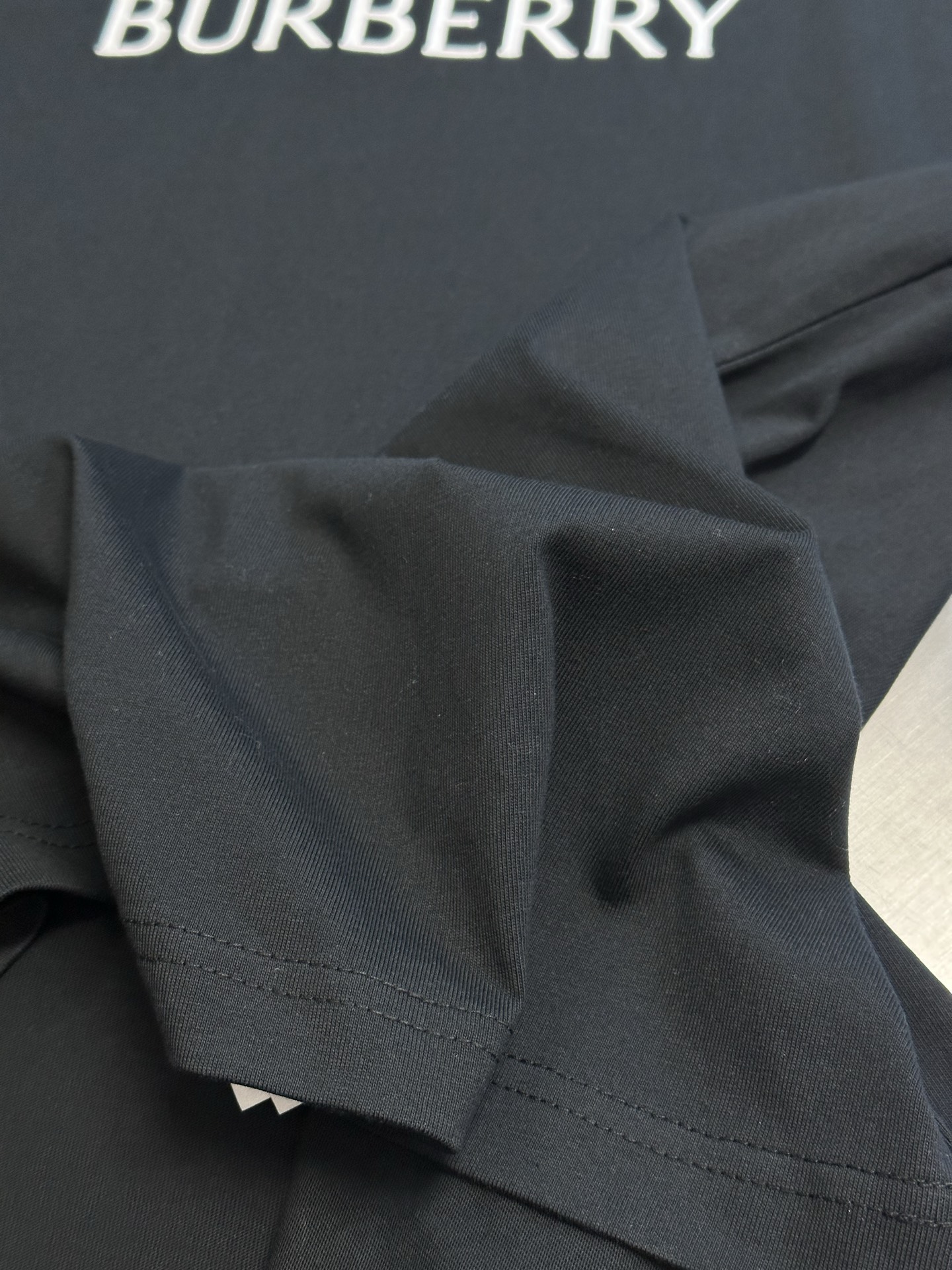 Burberry logo-embellished cotton T-shirt（81223871）