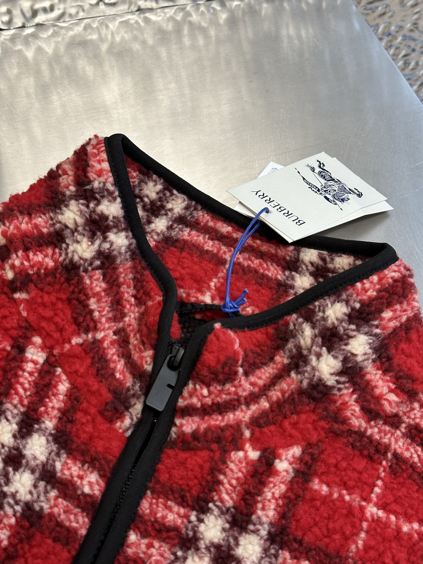 BURBERRY Check Wool Cashmere Blend Fleece in Crayon red（81225021）