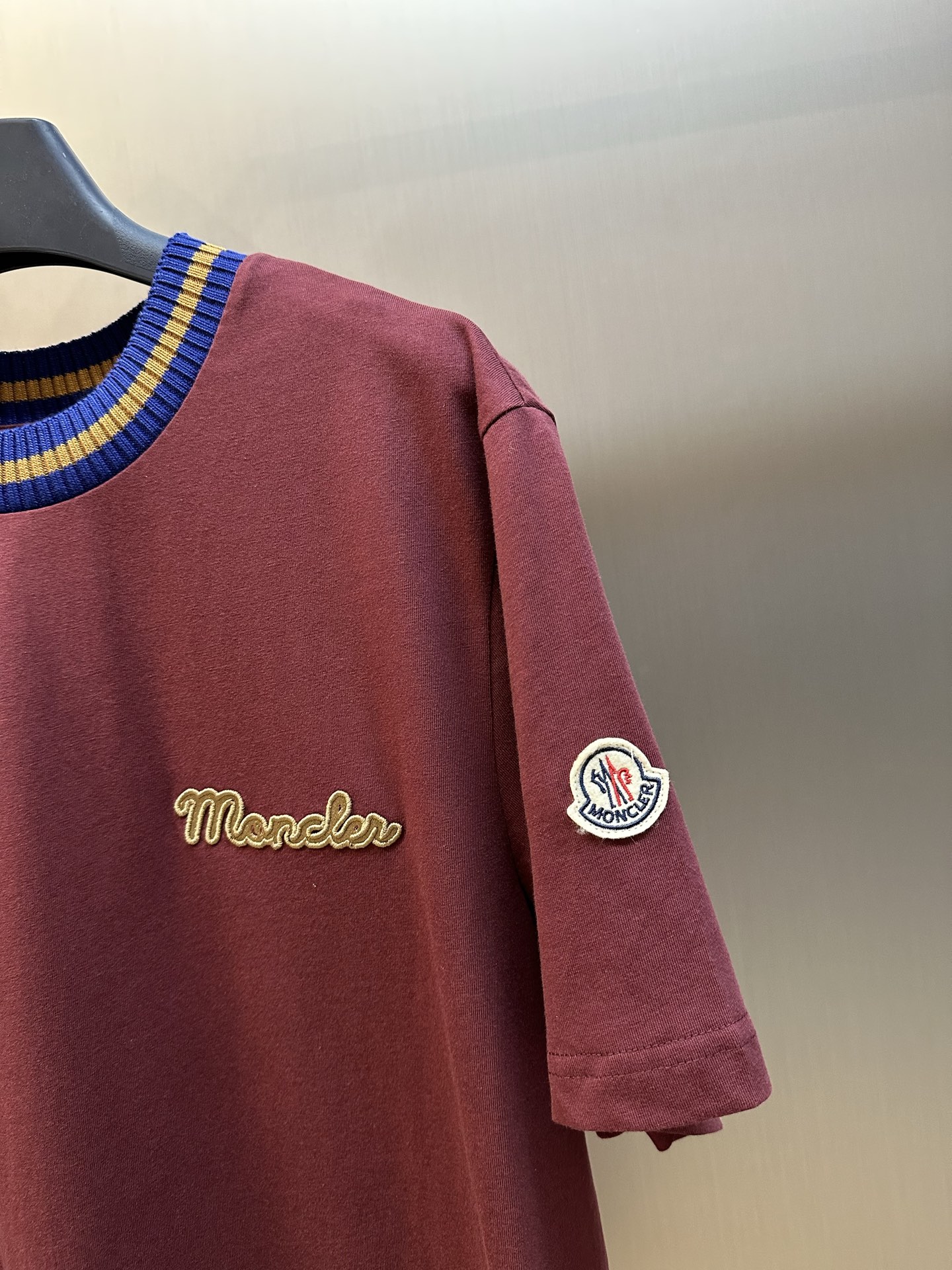 MONCLER Embroidered Logo Cotton T-shirt（K20918C0002289AJS468）