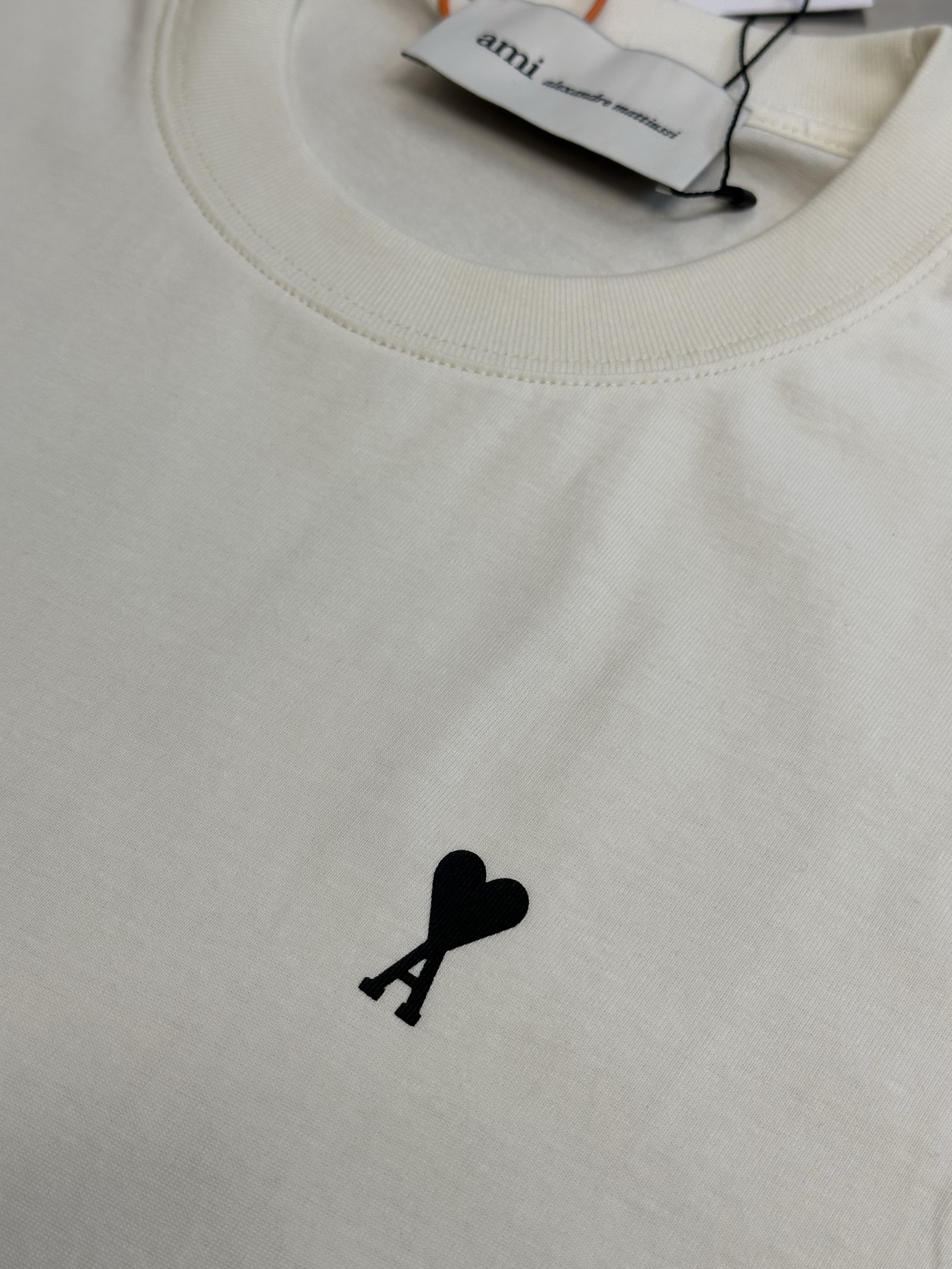 AMI PARIS SS26 PLACE DES VICTOIRS TEE（UTS387726）