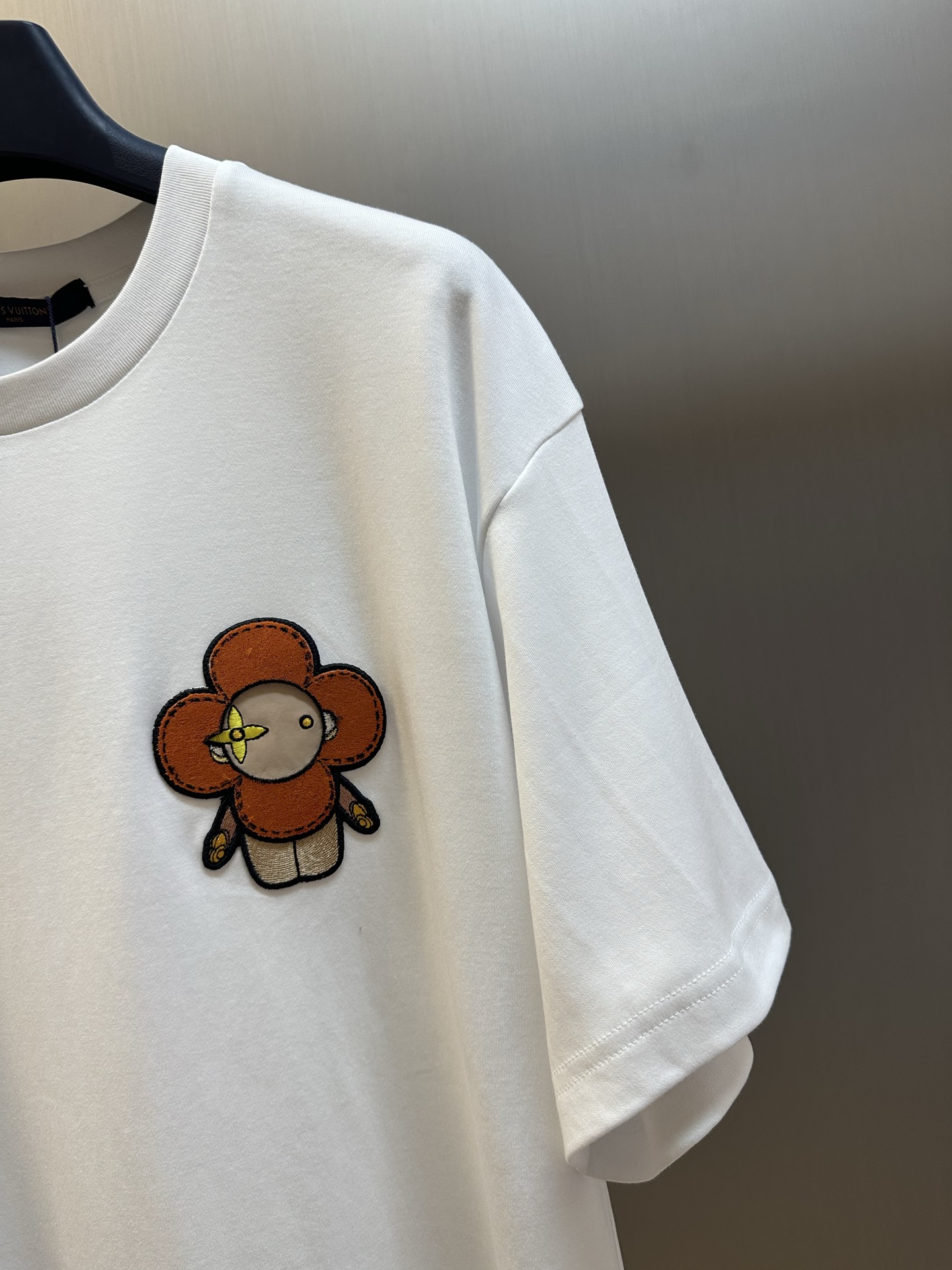 Louis Vuitton VIVIENNE Appliqué T-shirt（1AJHFY）