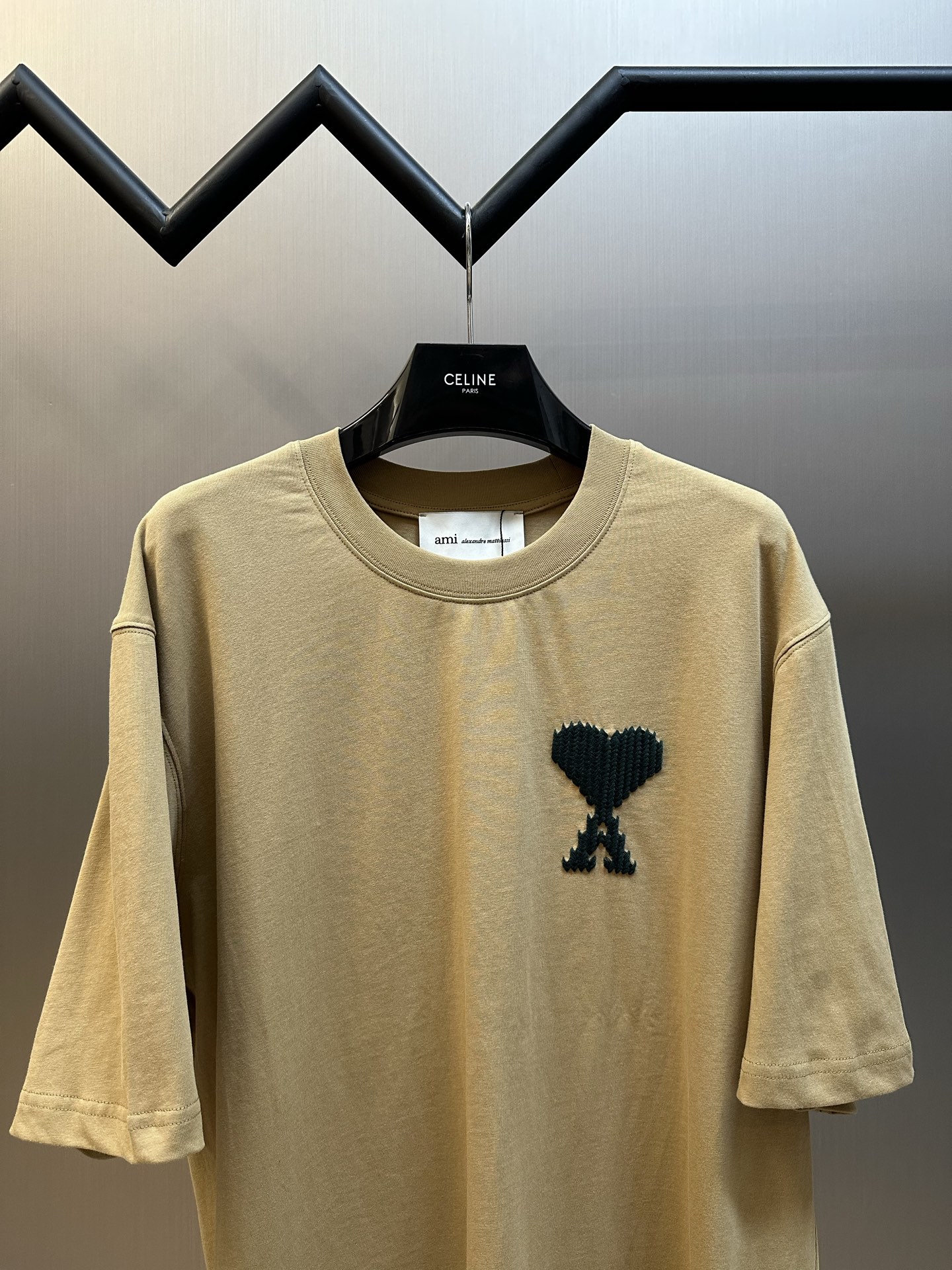 AMI Paris Ami De Coeur logo-embroidered T-shirt（E26UTS362726）