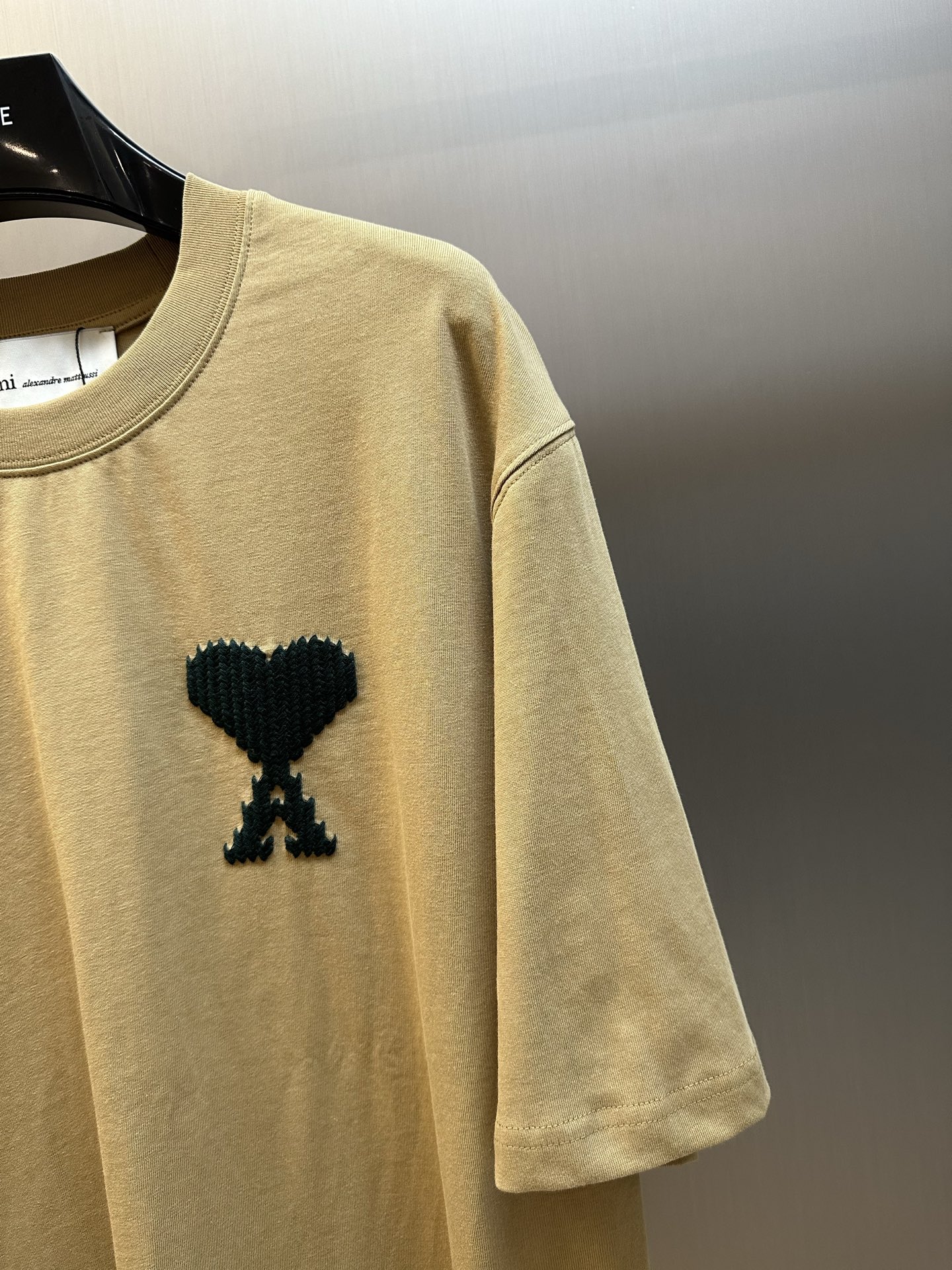 AMI Paris Ami De Coeur logo-embroidered T-shirt（E26UTS362726）