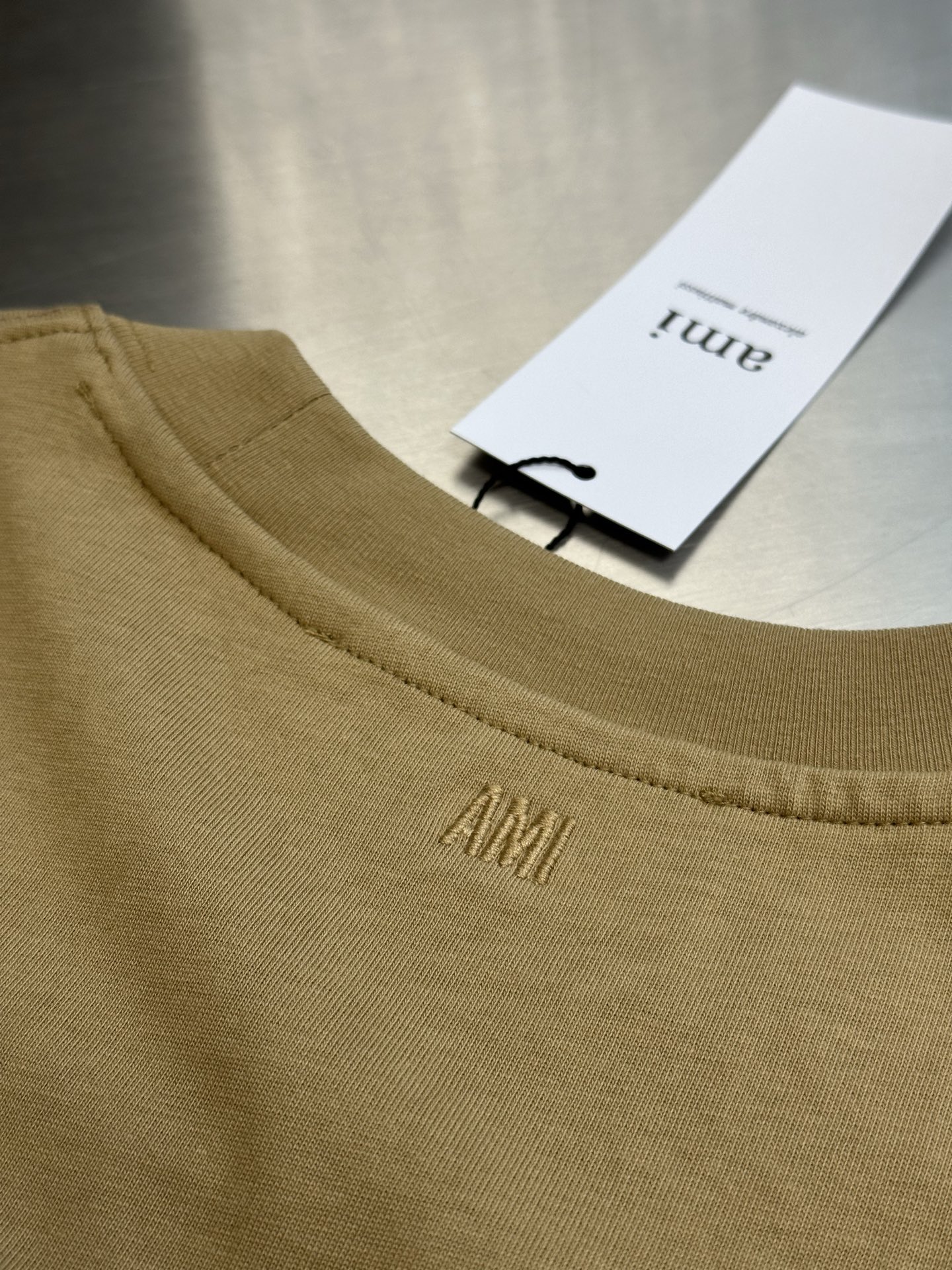 AMI Paris Ami De Coeur logo-embroidered T-shirt（E26UTS362726）