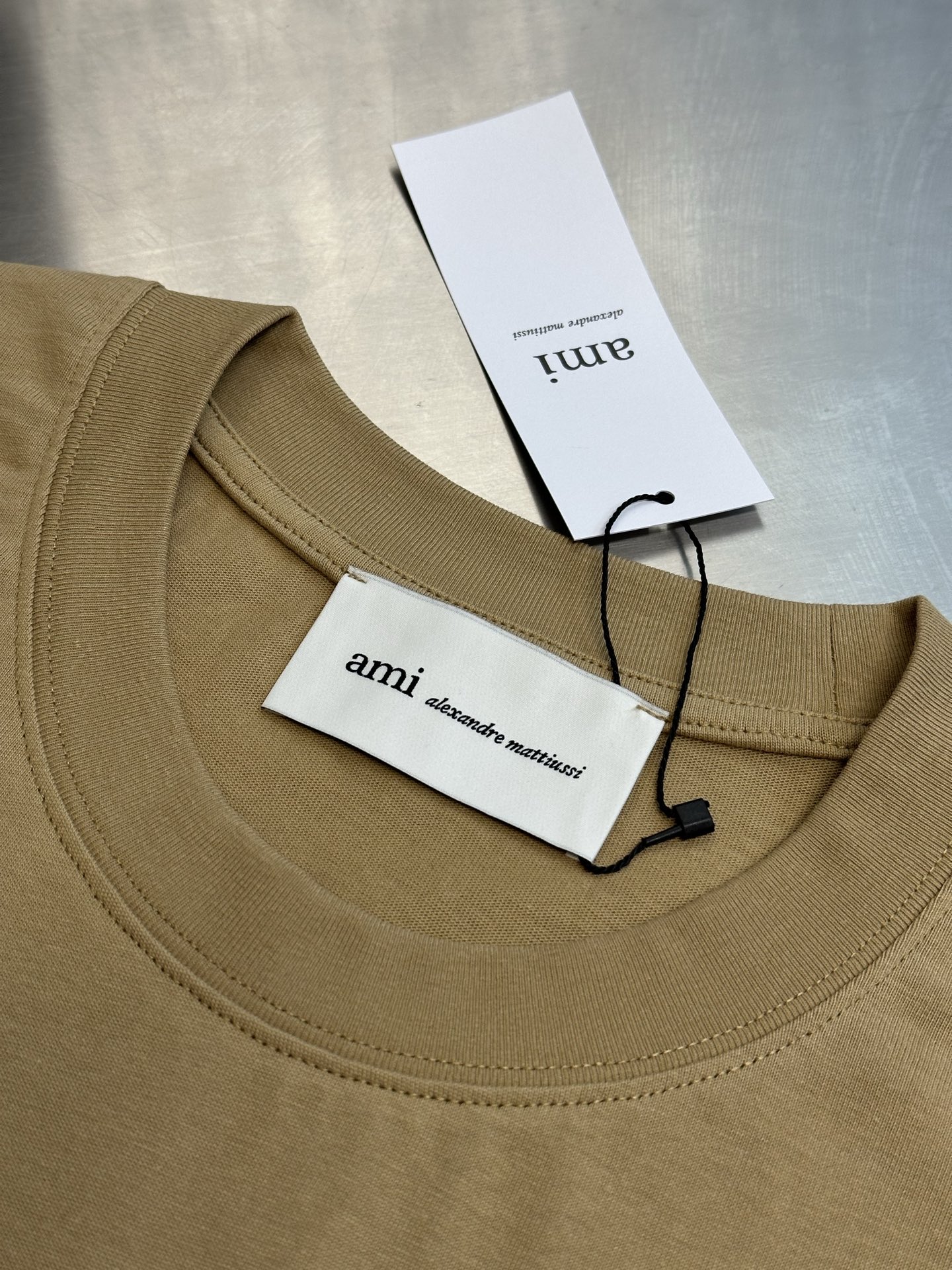 AMI Paris Ami De Coeur logo-embroidered T-shirt（E26UTS362726）