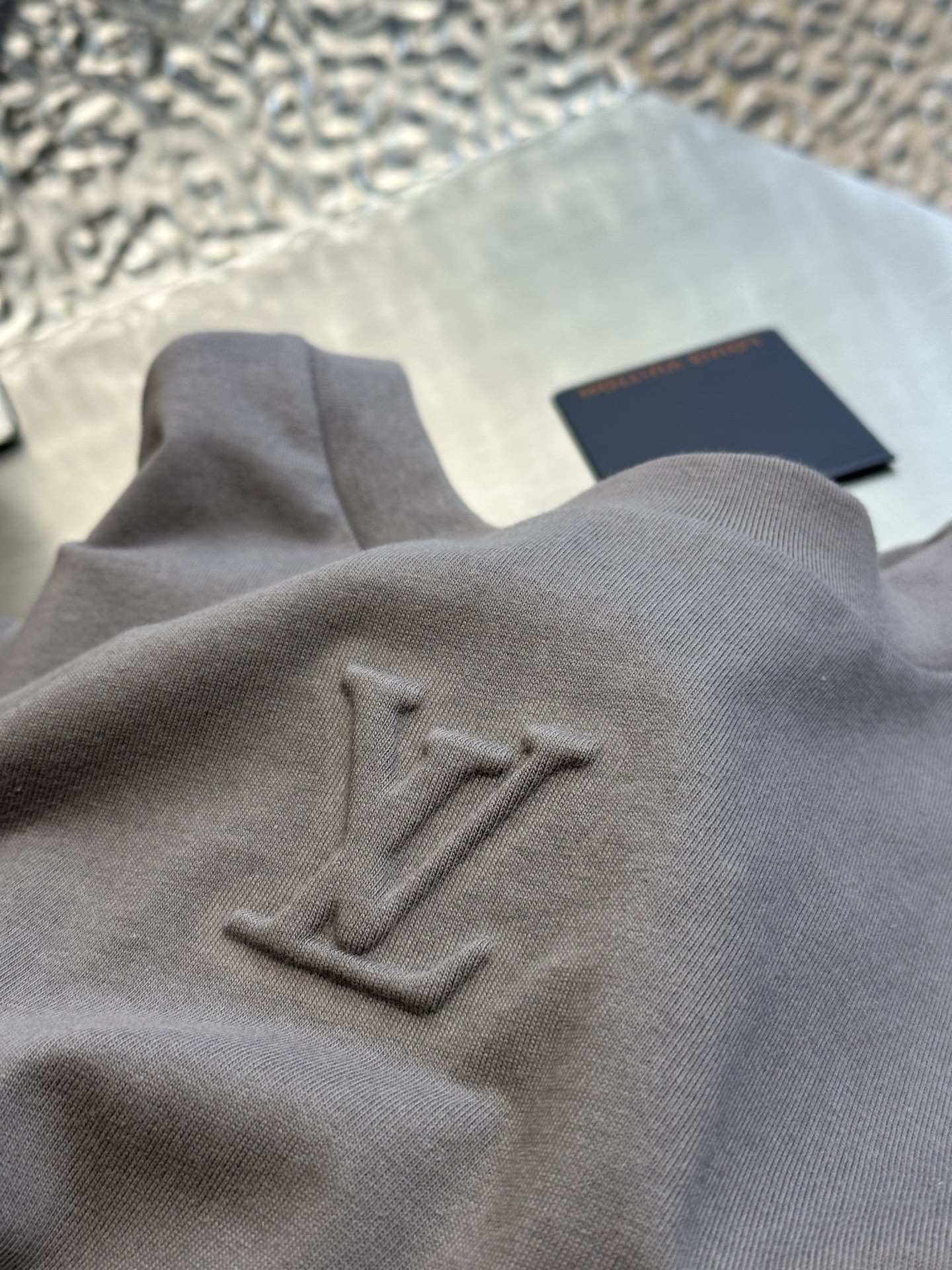 Louis Vuitton Embossed LV T-shirt（1AJAYN）