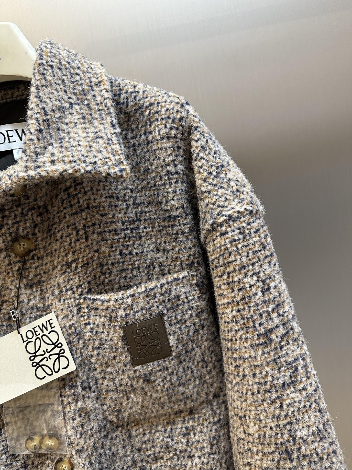 LOEWE wool and alpaca blend coat and shirt, beige(H526Y02X55-6853）