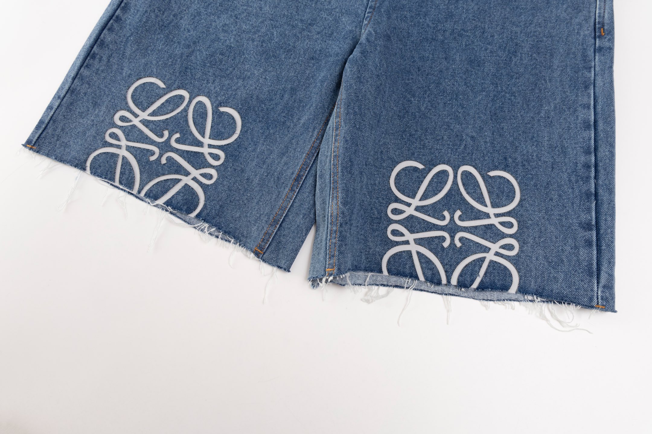 Loewe Denim Anagram Shorts（H526Y1GW07-6395）
