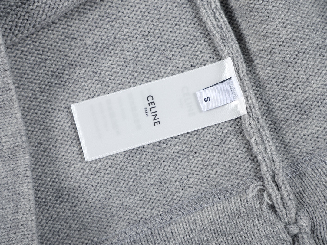 CELINE Triomphe Crew Neck Sweater (2AE4U742X-08GC）