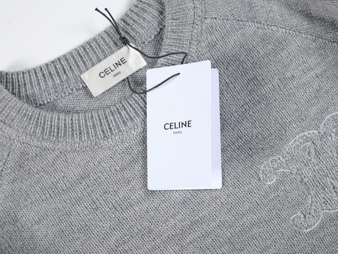 CELINE Triomphe Crew Neck Sweater (2AE4U742X-08GC）