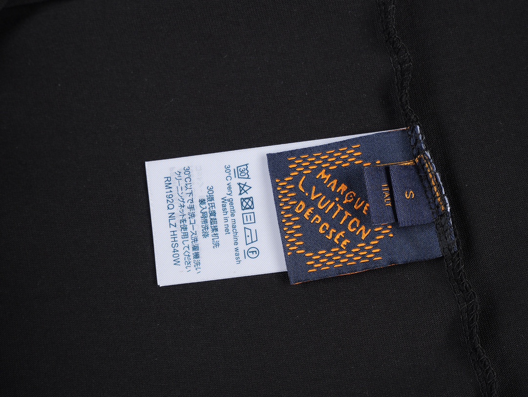 Louis Vuitton Glow Signature T-Shirt（1AHIL7）