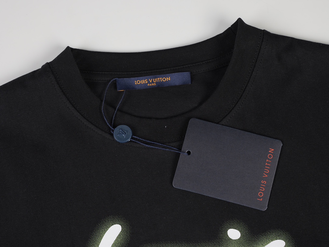 Louis Vuitton Glow Signature T-Shirt（1AHIL7）