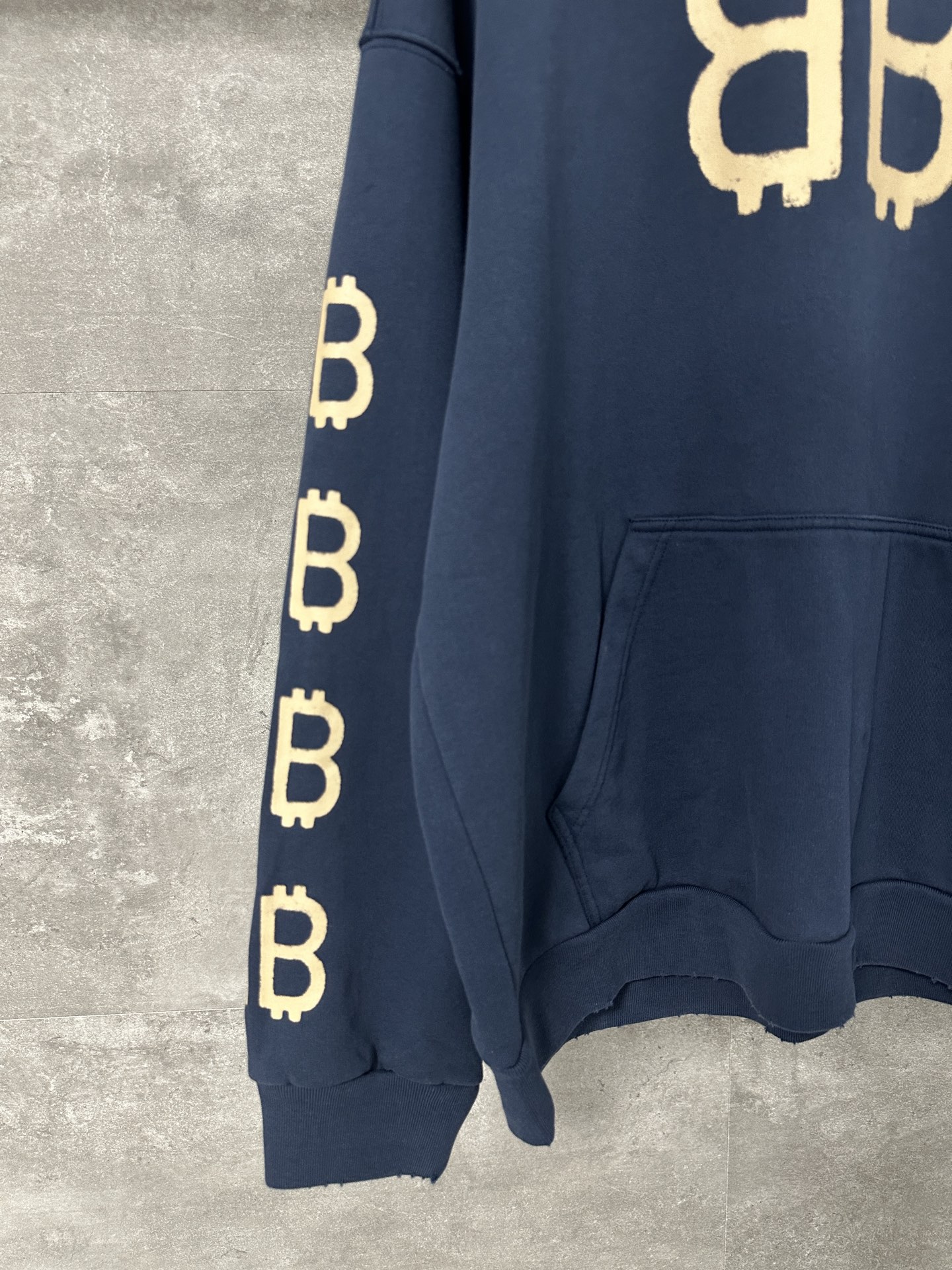 BALENCIAGA Crypto Hoodie Medium Fit(767877TOVU74108）