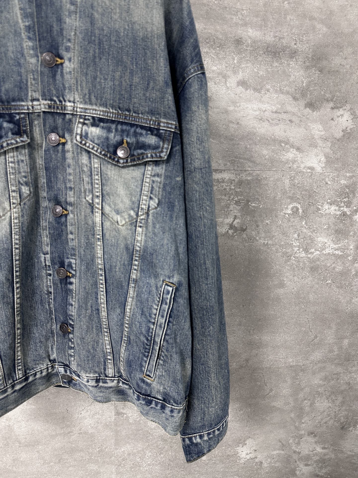 Balenciaga STENCIL TYPE HYBRID hooded jacket（783657THW254245）