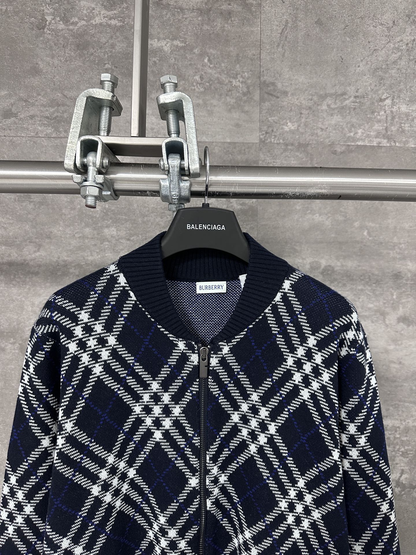 Burberry Check Wool Blend Bomber Jacket in Ink blue（81106321）