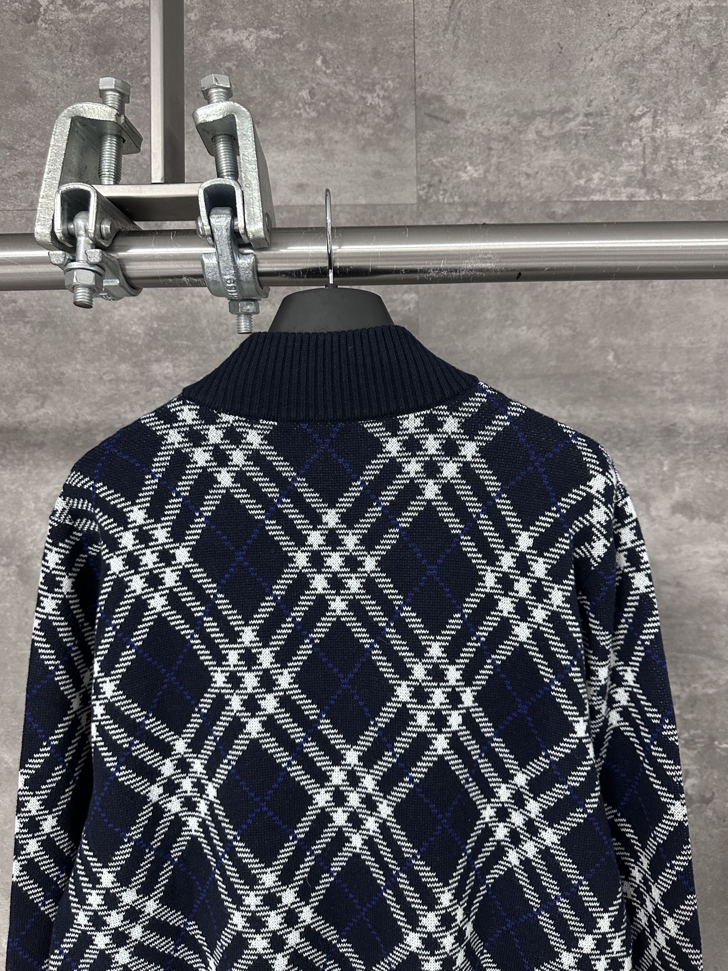 Burberry Check Wool Blend Bomber Jacket in Ink blue（81106321）