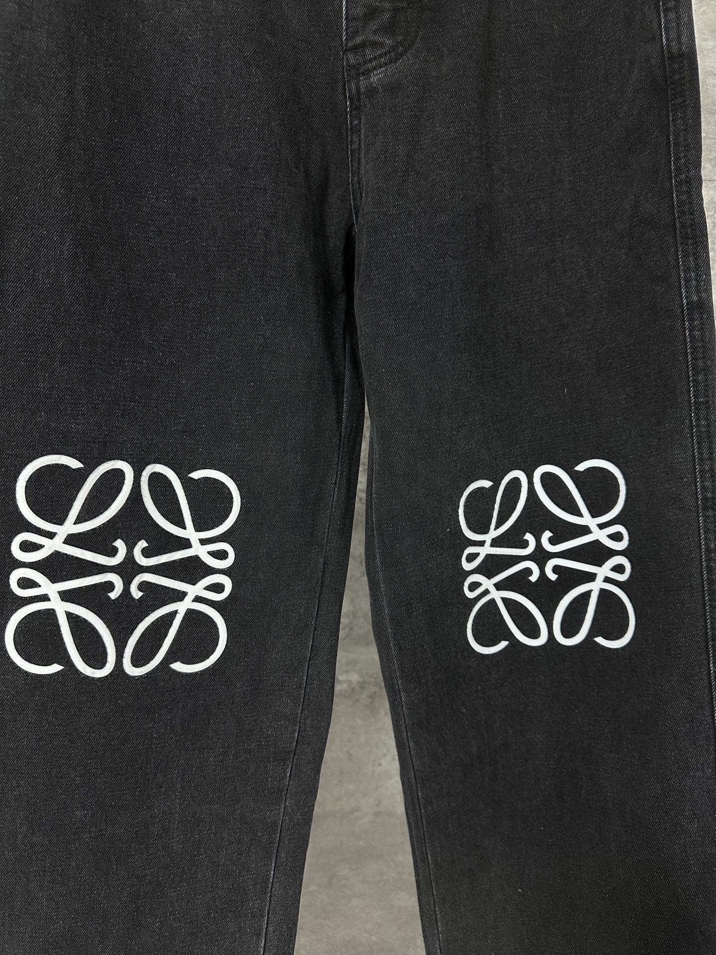 LOEWE Button Flight Jeans Loose Fit Jeans (H526Y11X78-1100）