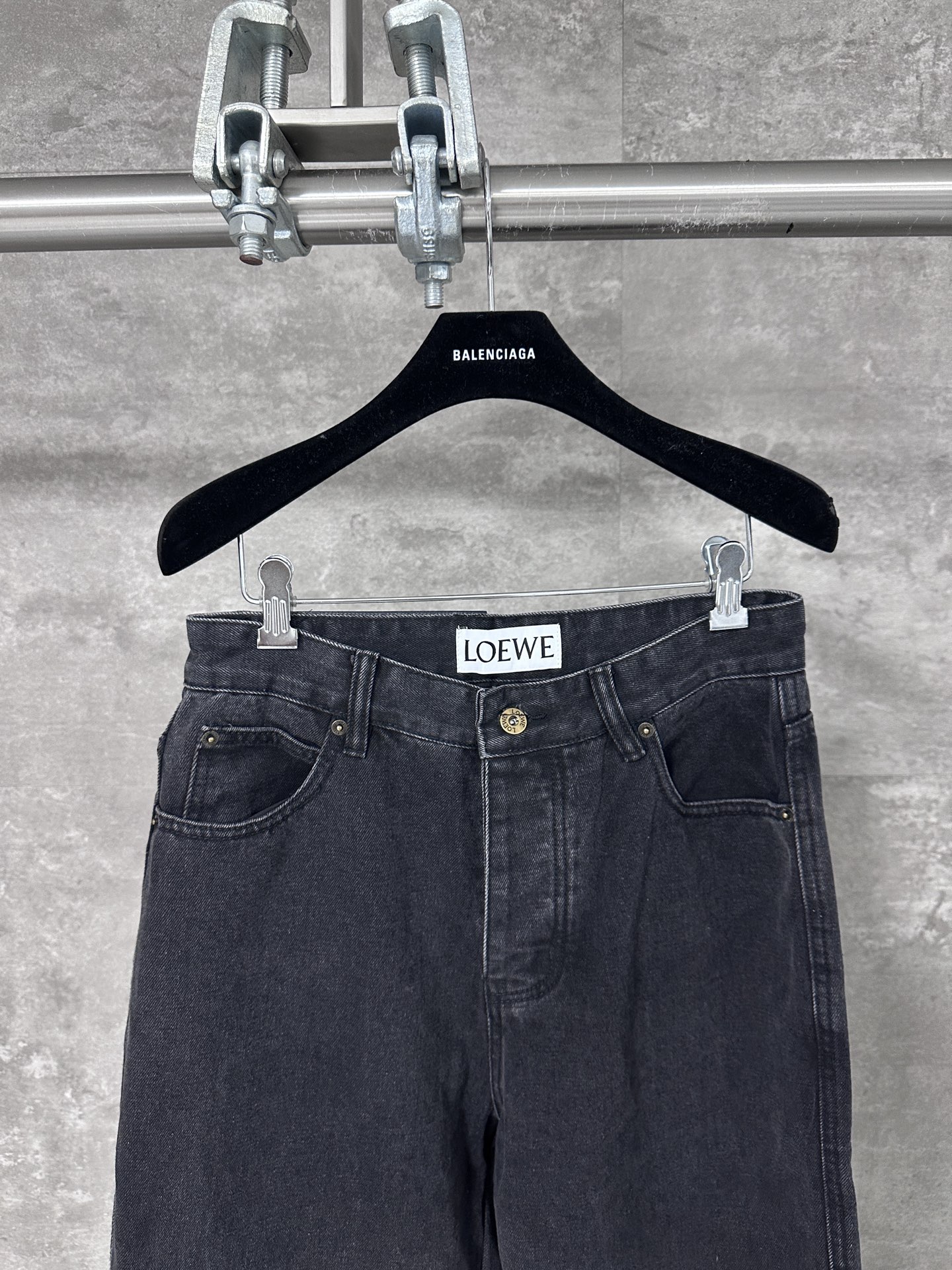 LOEWE Button Flight Jeans Loose Fit Jeans (H526Y11X78-1100）