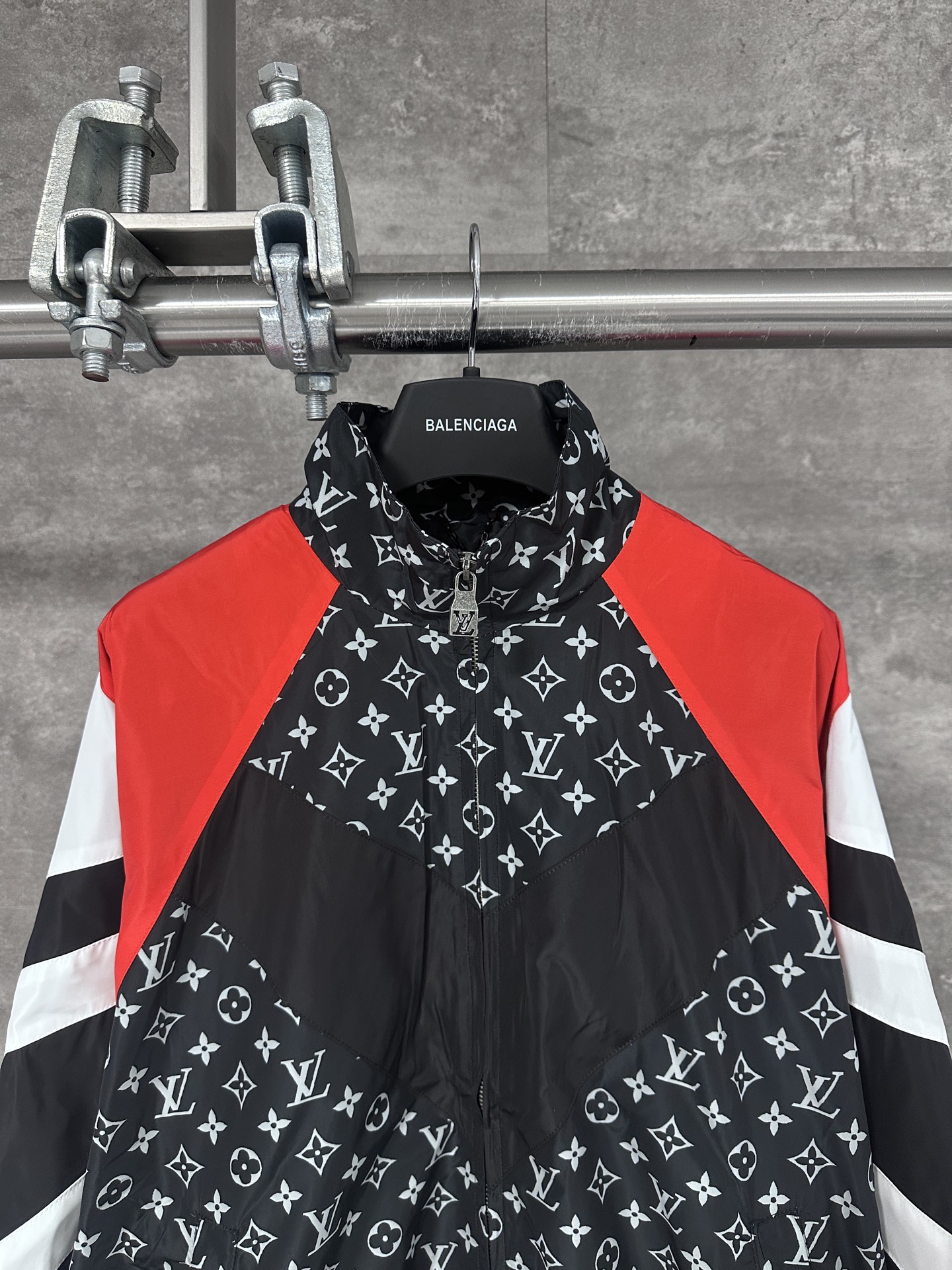 Louis Vuitton Monogram Printed Nylon Tracksuit Top（1AILQ2）