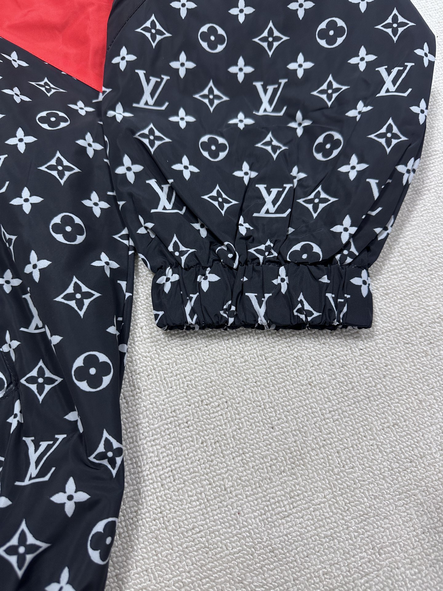 Louis Vuitton Monogram Printed Nylon Tracksuit Top（1AILQ2）