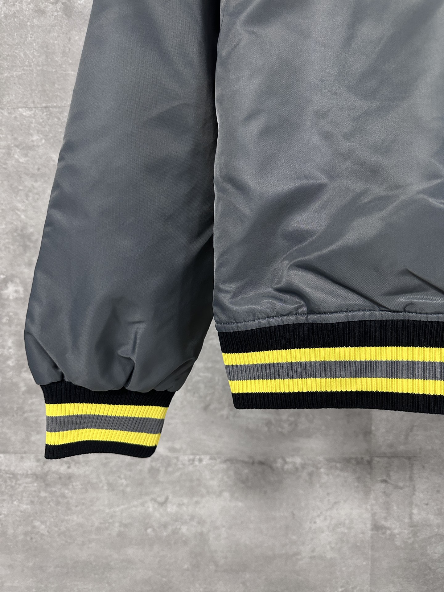 Louis Vuitton Satin Baseball Blouson（1AIMOE）