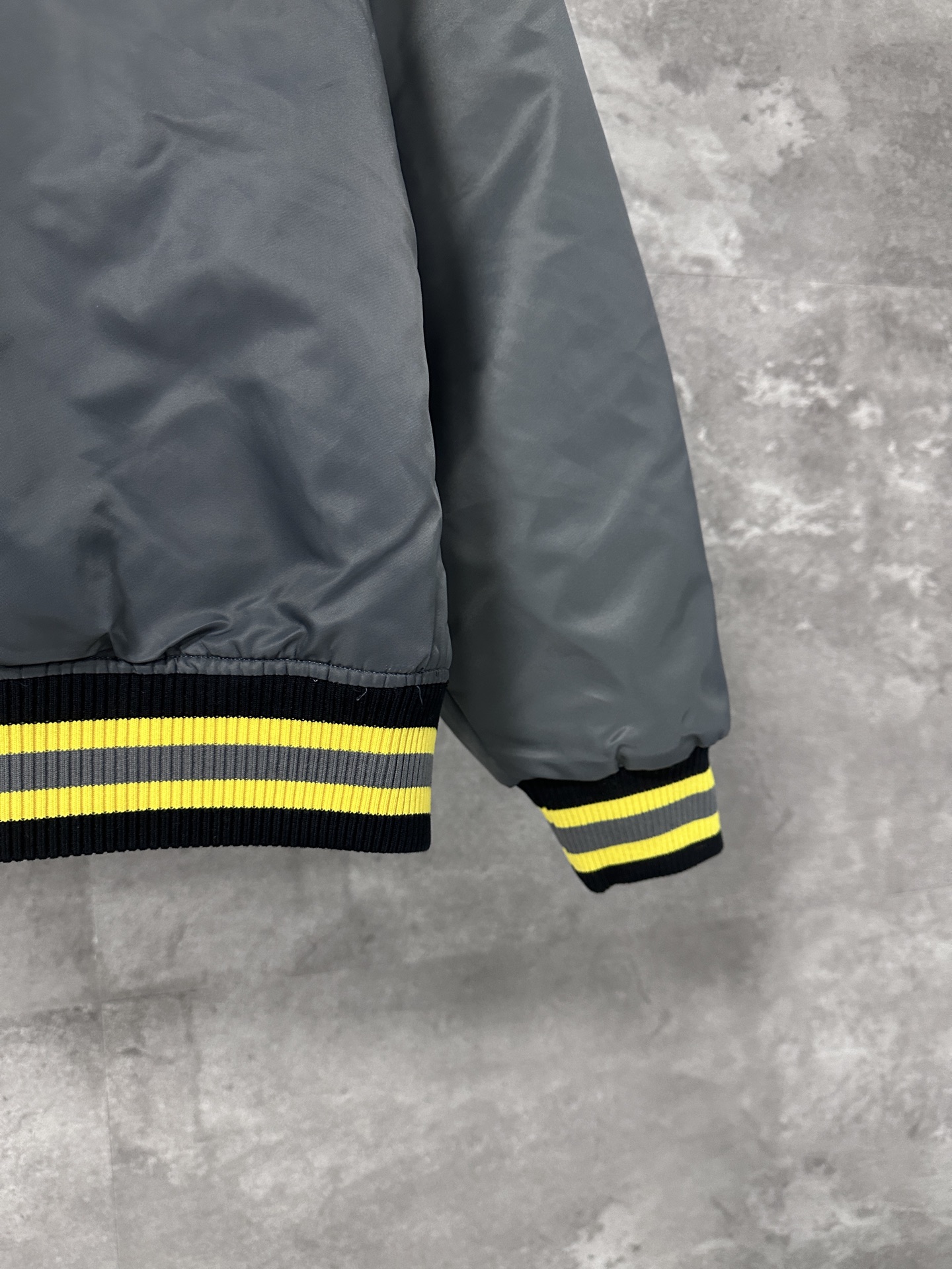 Louis Vuitton Satin Baseball Blouson（1AIMOE）