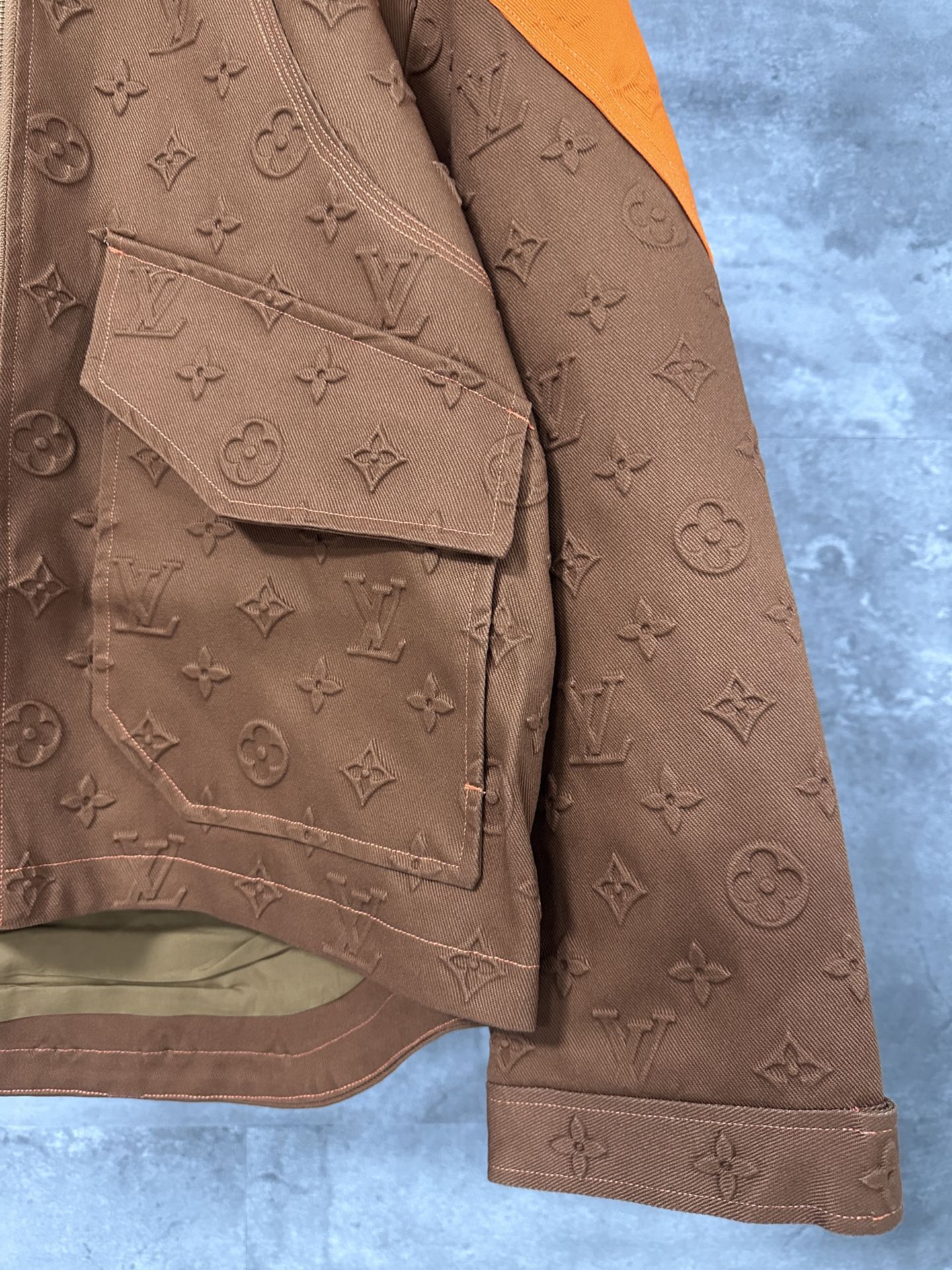 Louis Vuitton MONOGRAM DENIM HOODED JACKET（1A96UX）