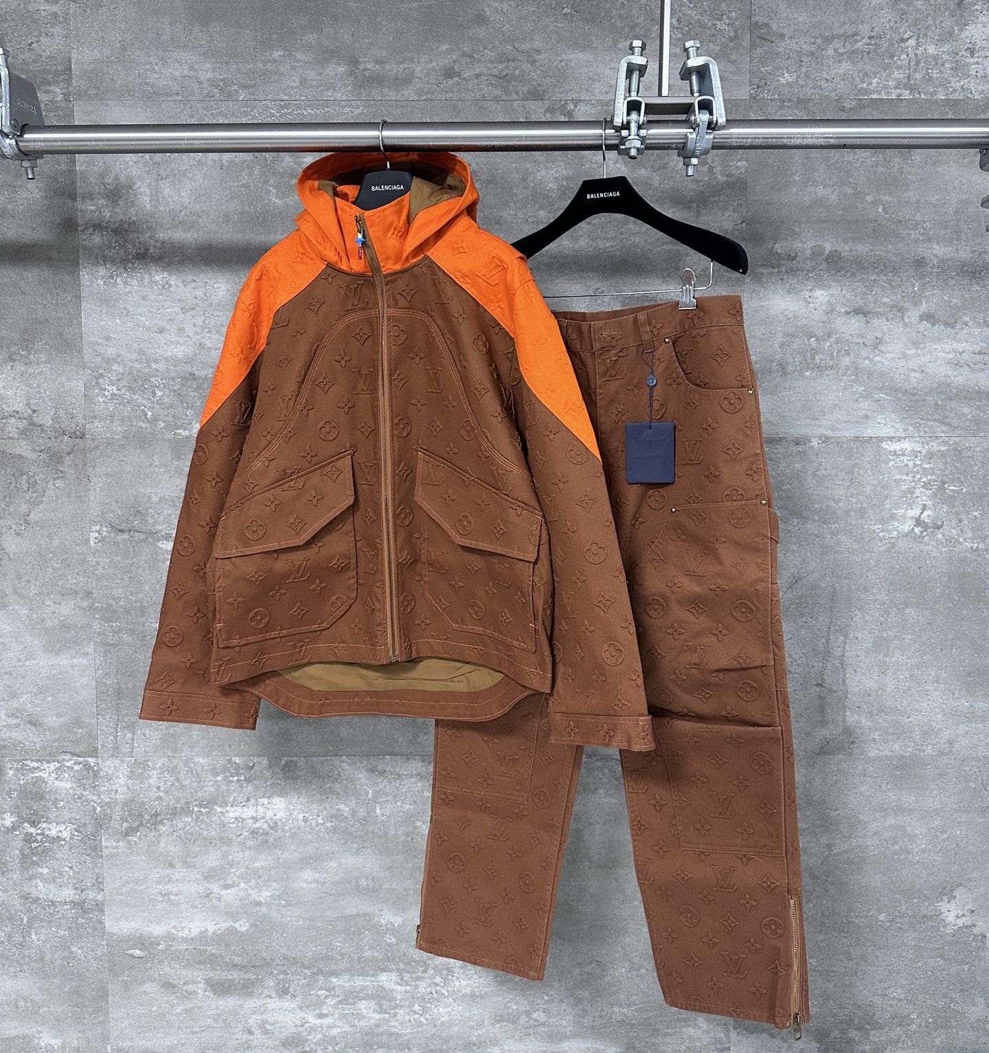 Louis Vuitton MONOGRAM DENIM HOODED JACKET（1A96UX）