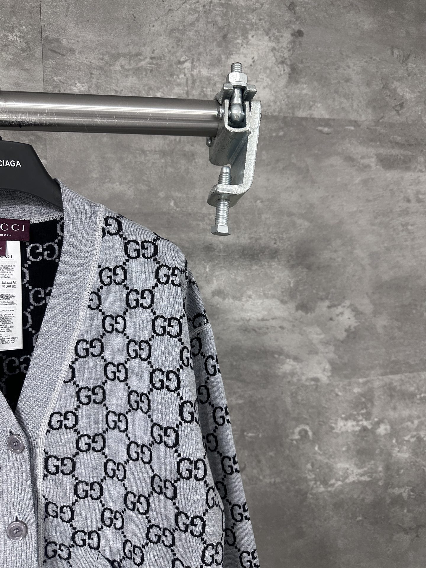 GUCCI double-faced GG wool jacquard knit cardigan in grey and black（644570-XKBN1-9751）