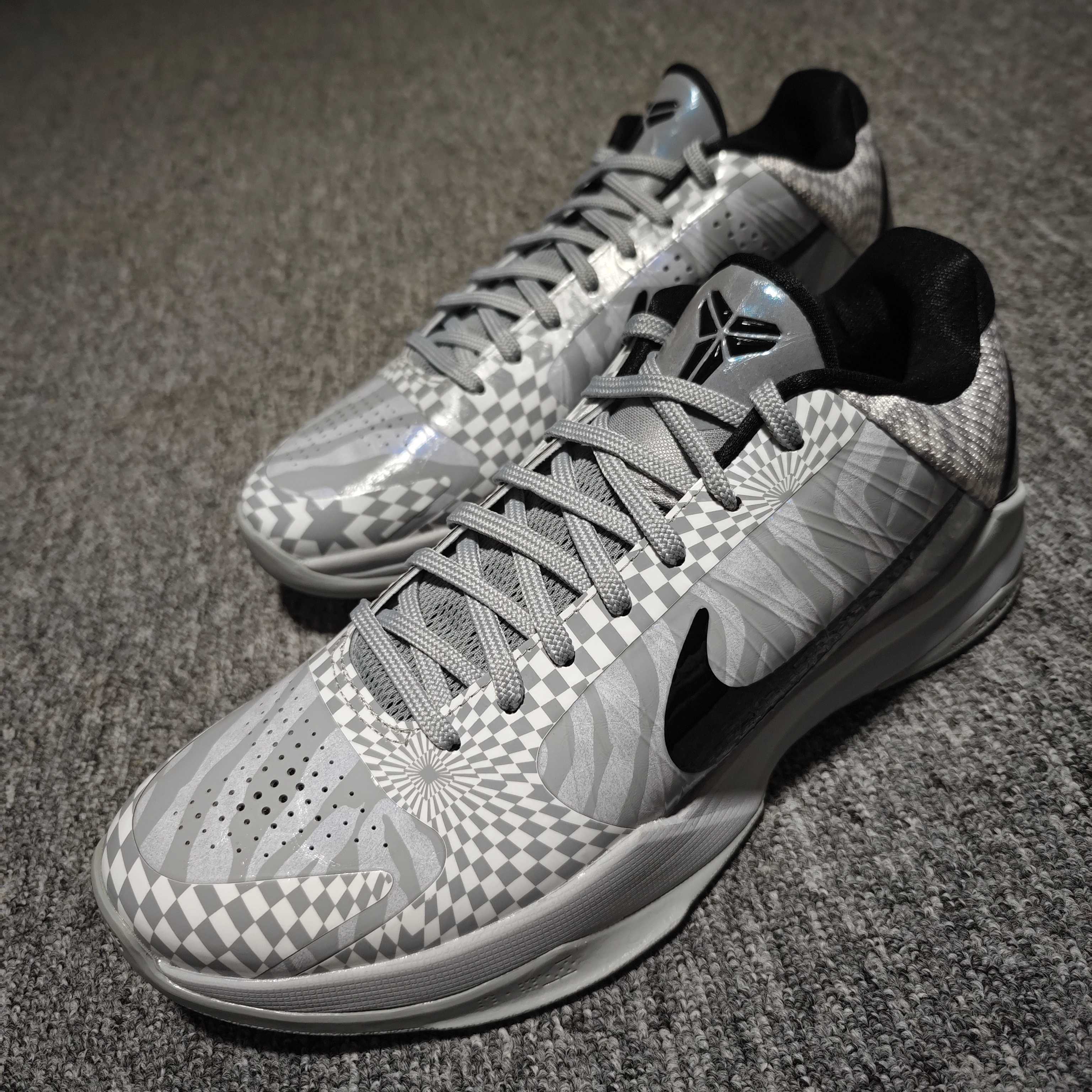 Nike Kobe 5 Protro Zebra PE "Wolf Grey"（CD4991-003）