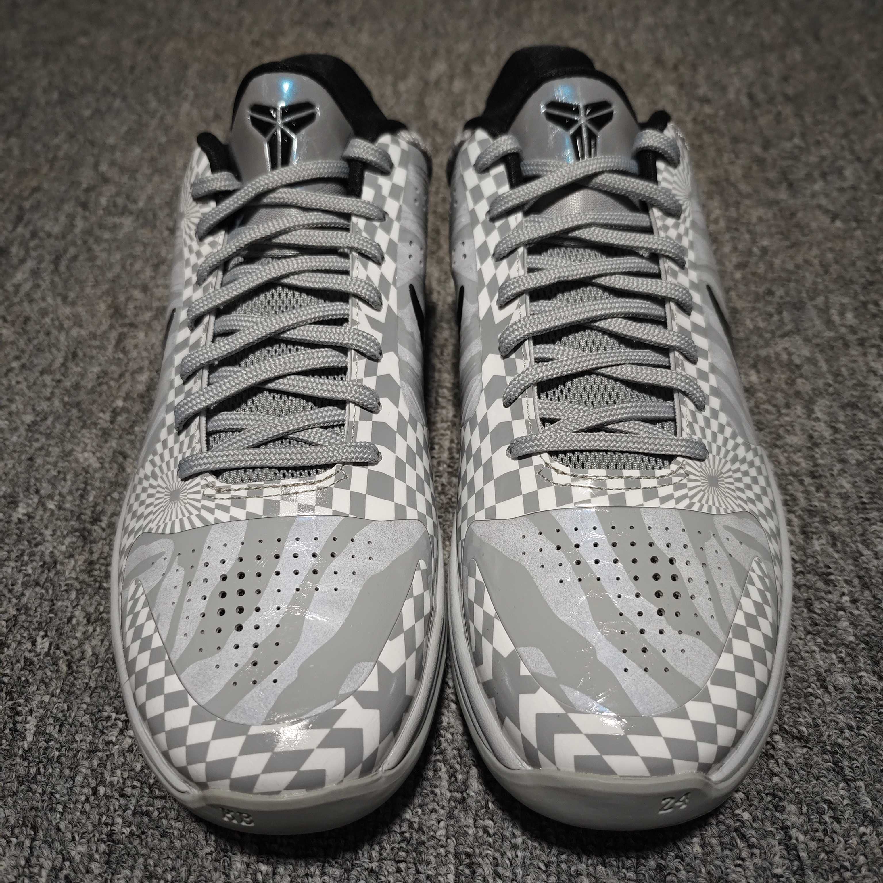 Nike Kobe 5 Protro Zebra PE "Wolf Grey"（CD4991-003）