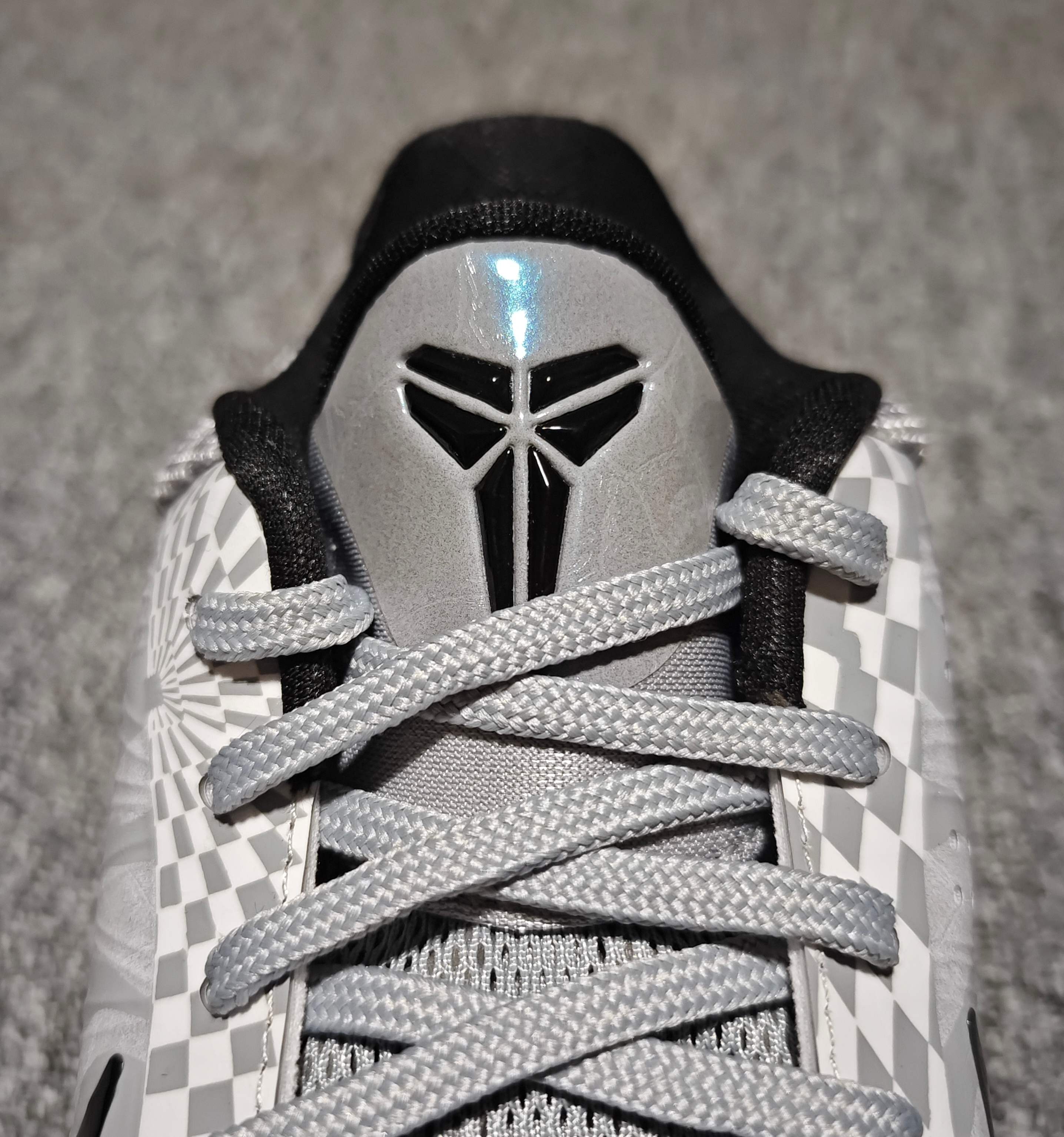 Nike Kobe 5 Protro Zebra PE "Wolf Grey"（CD4991-003）