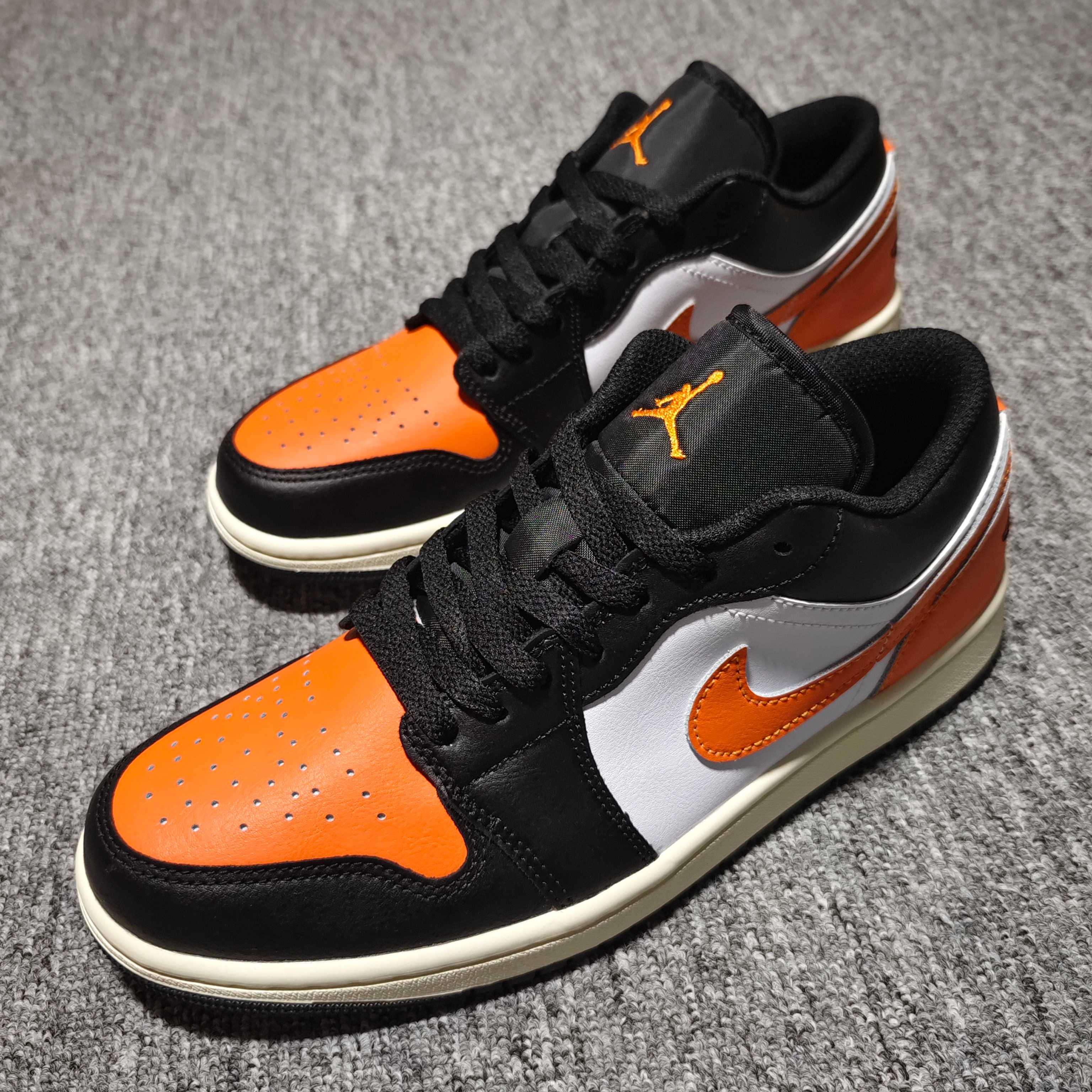 Nike Air Jordan 1 Low "Shattered Backboard" (2025)（553558-081）