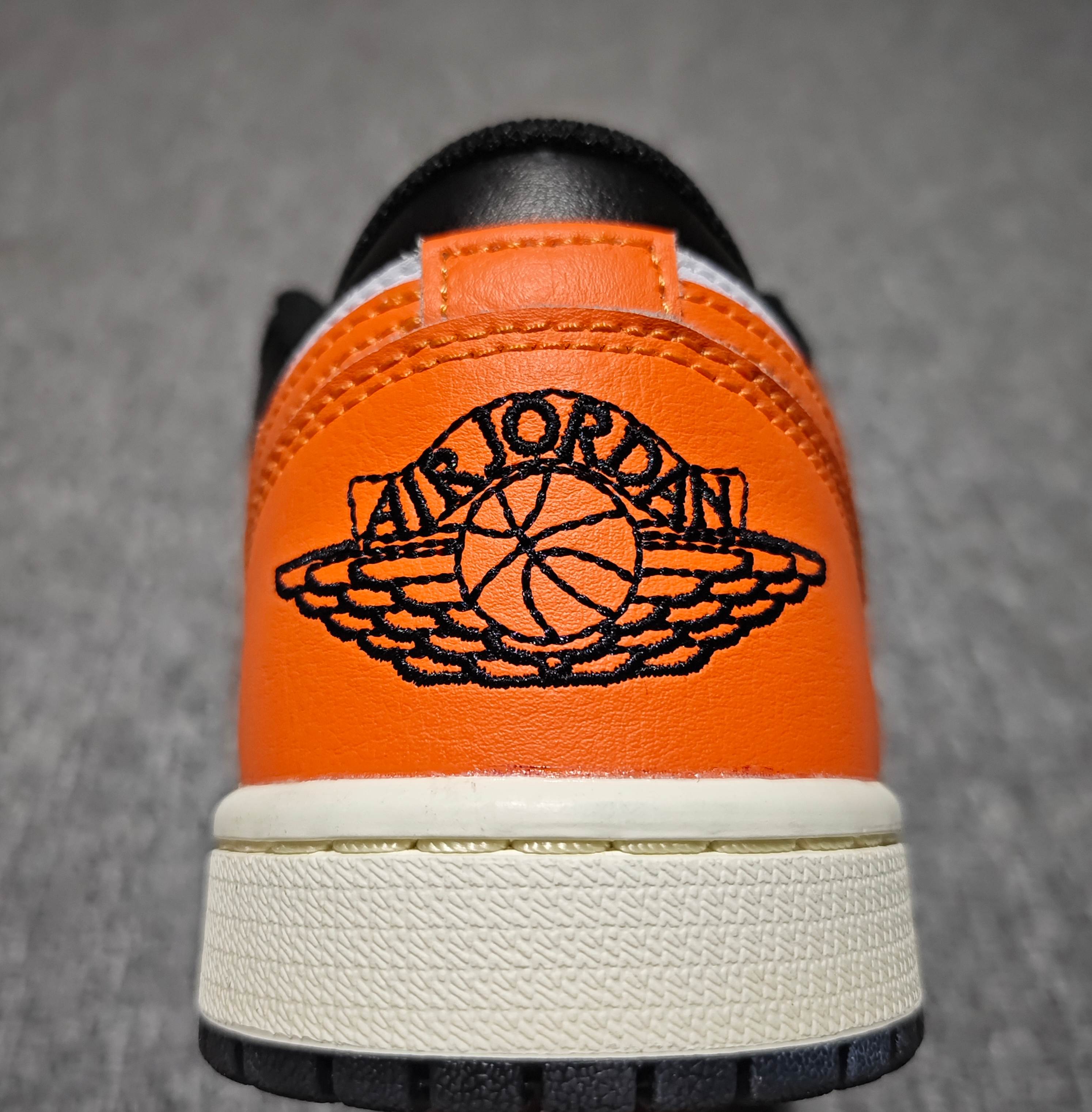 Nike Air Jordan 1 Low "Shattered Backboard" (2025)（553558-081）