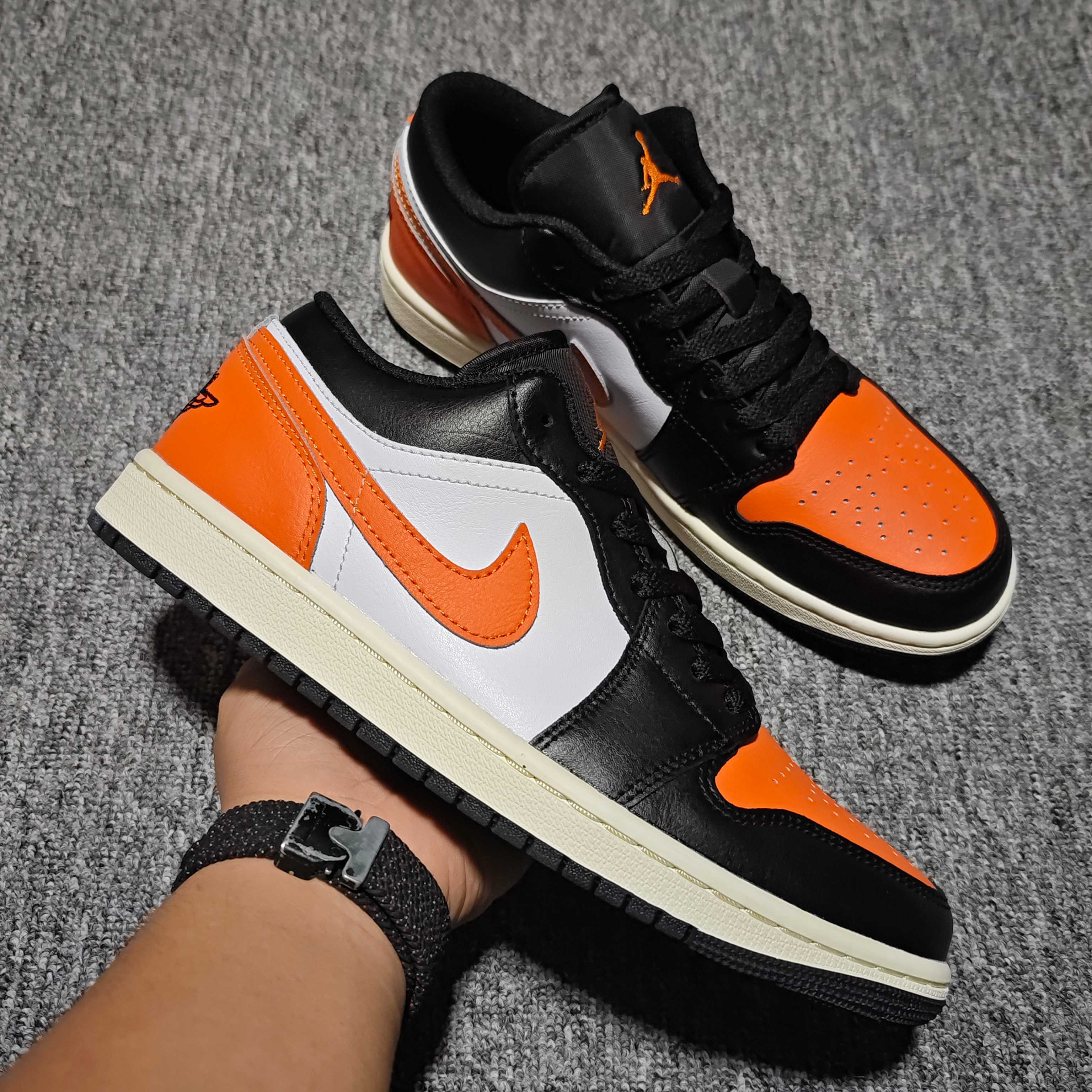 Nike Air Jordan 1 Low "Shattered Backboard" (2025)（553558-081）