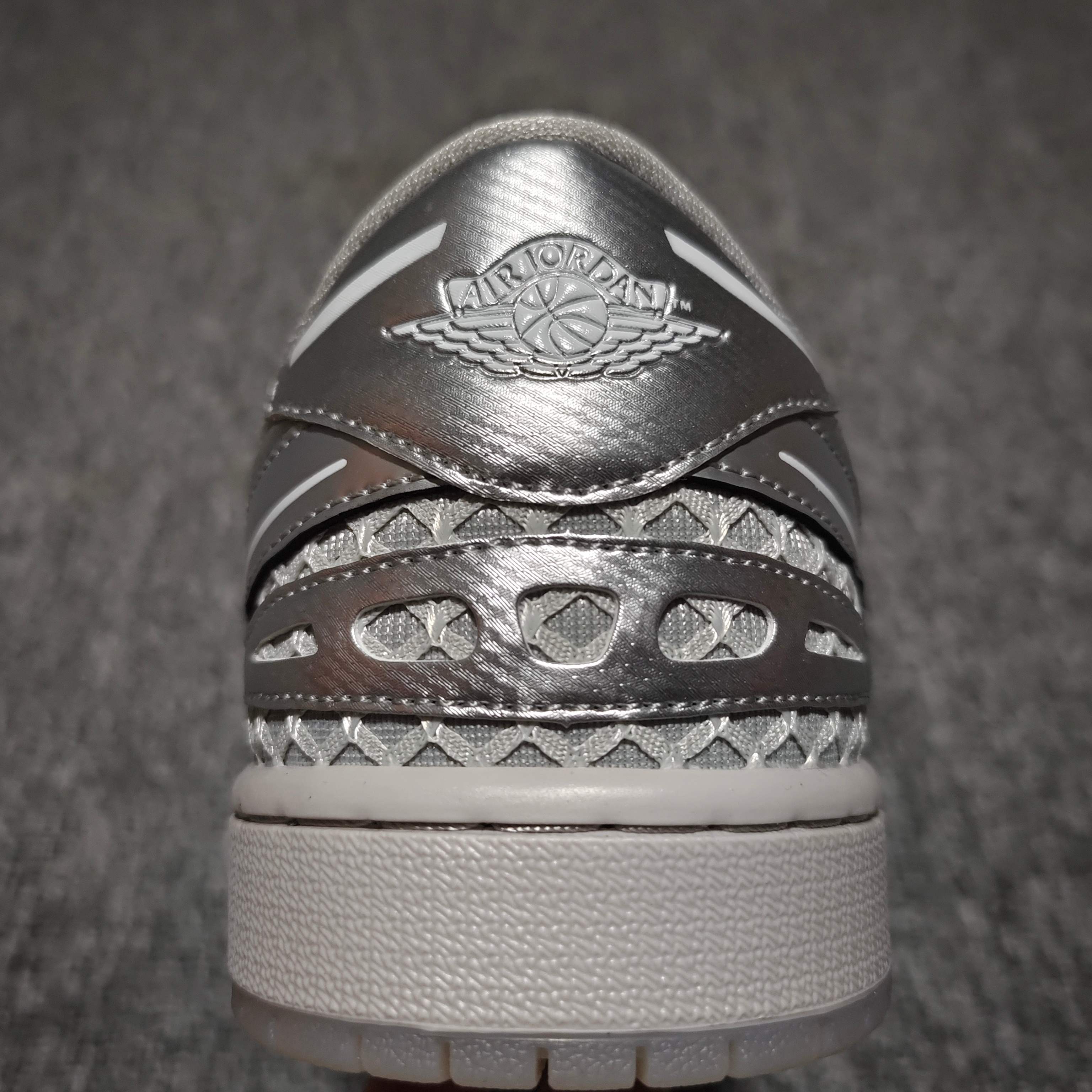 Nike Air Jordan 1 Low Method of Make "Neutral Grey/White/Pewter Grey/Metallic Silver"（HQ2186-002）