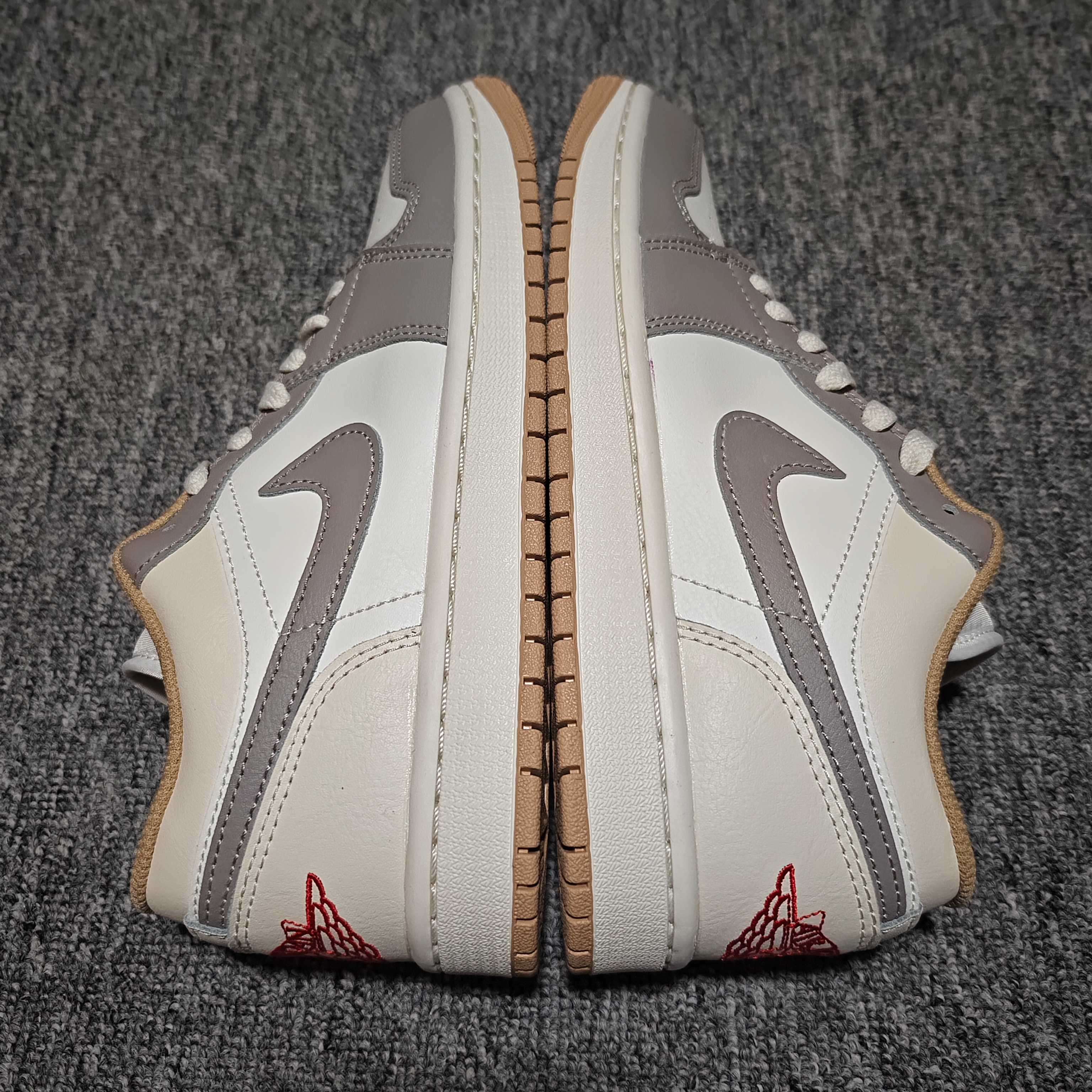 Nike Air Jordan 1 Low "Sail/Fire Red/College Grey/Hemp/Pale Ivory"（553558-169）