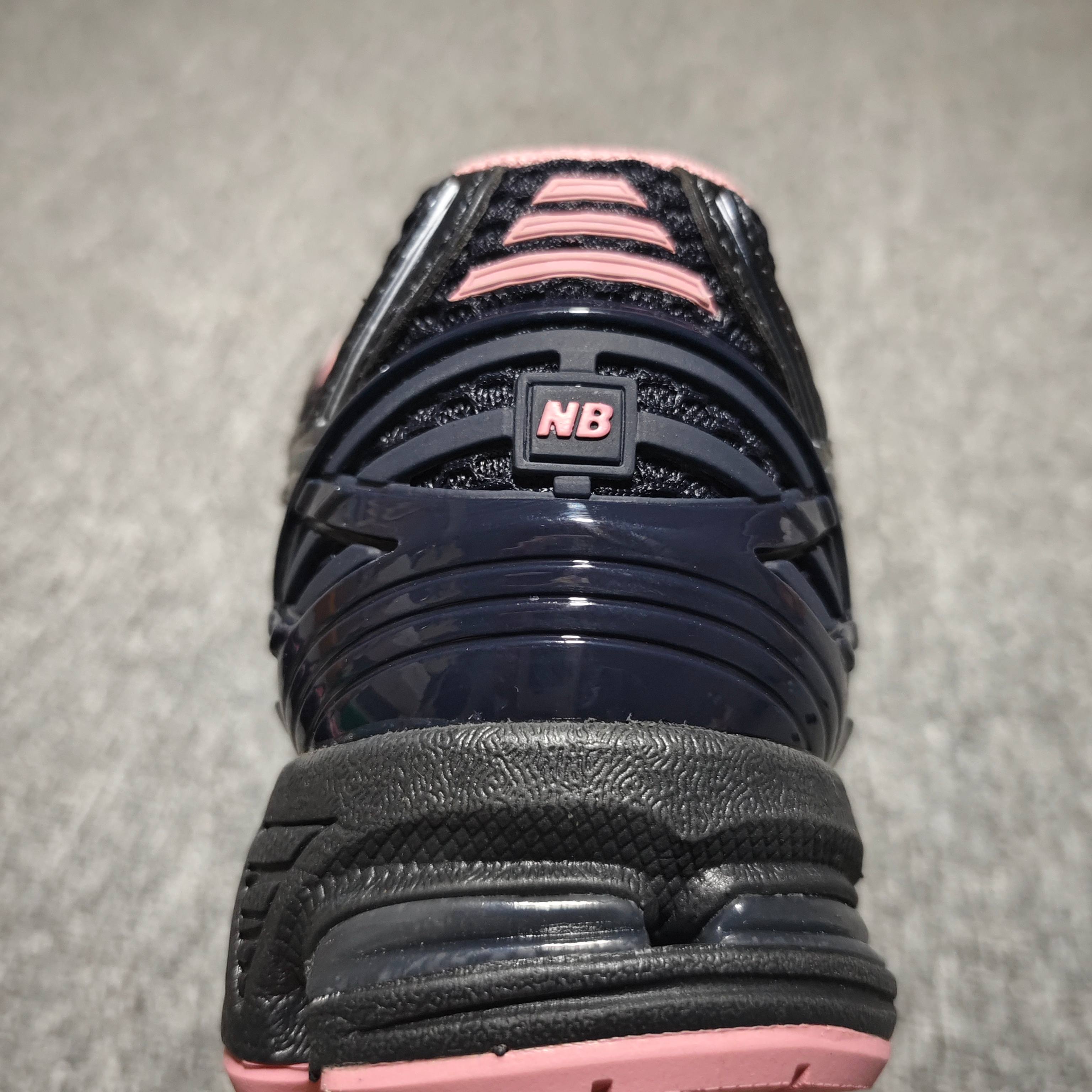 New Balance 1906R "Pink Taffy" (M1906RCU）
