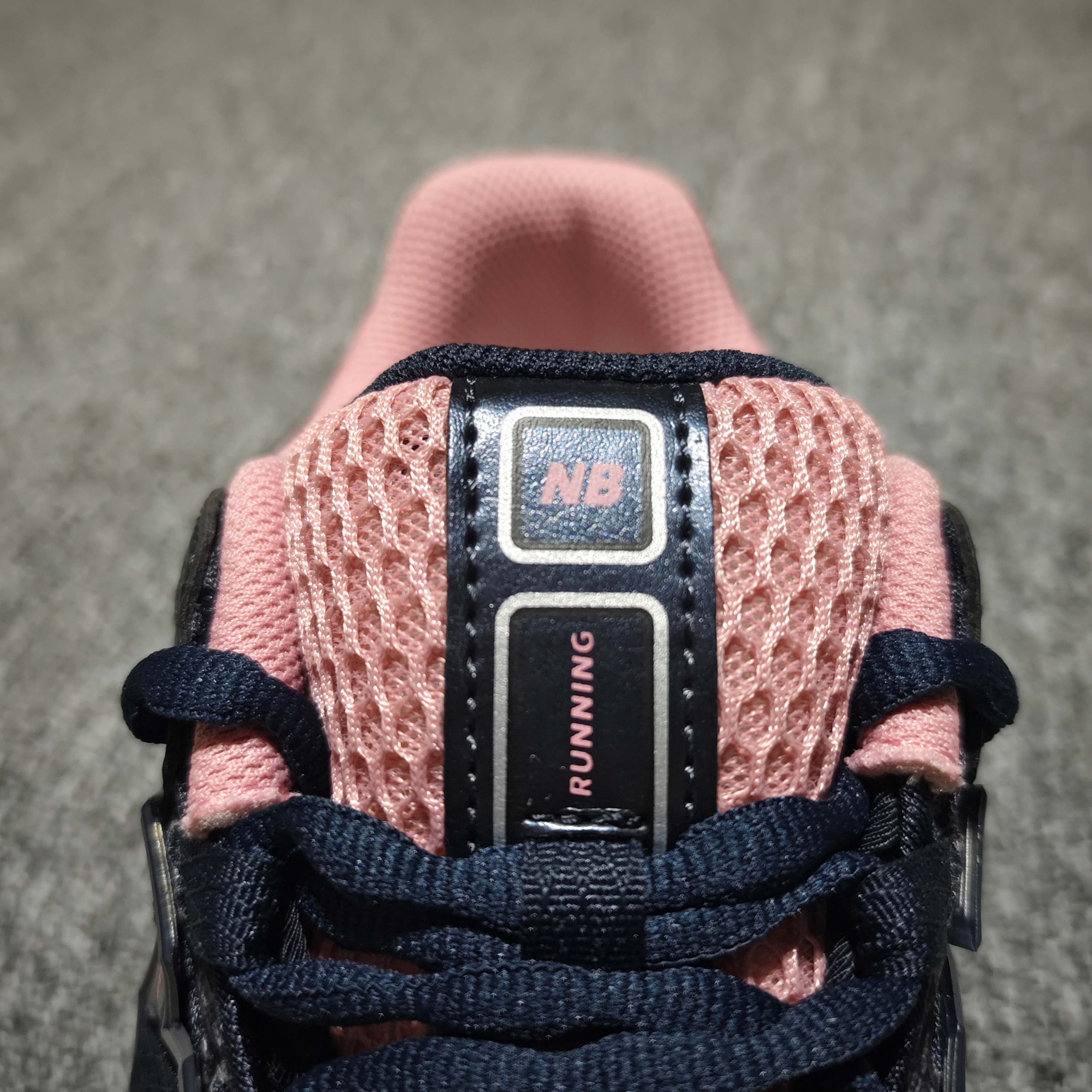 New Balance 1906R "Pink Taffy" (M1906RCU）