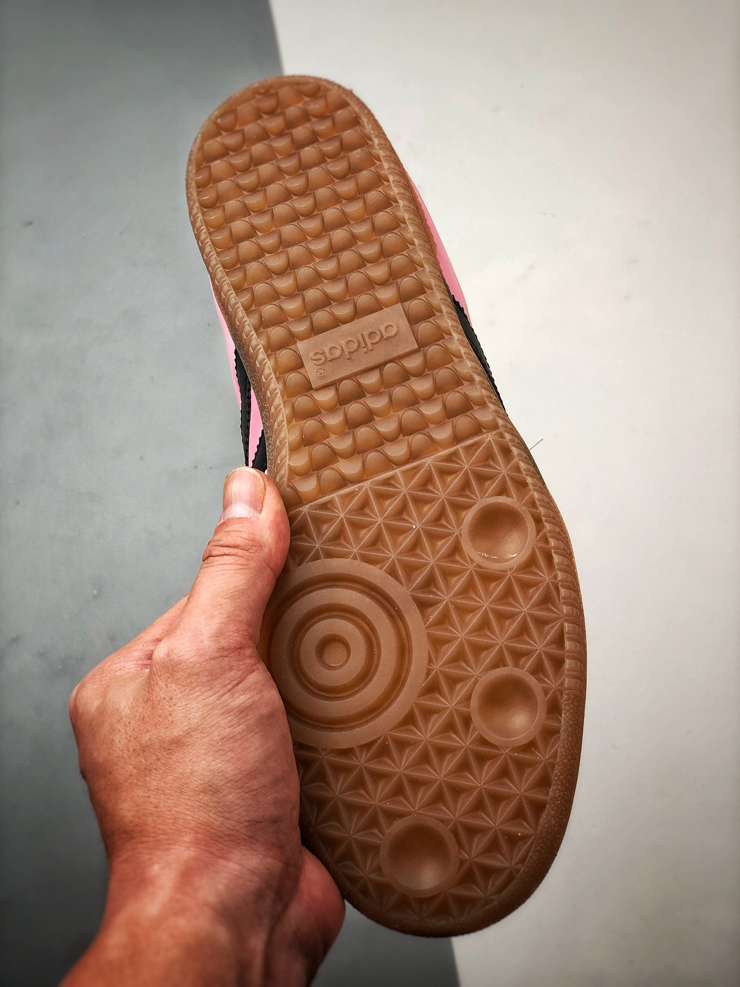 Inter Miami CF × adidas Originals Samba Messi "Light Pink/Core Black/Gum"（IH8158）