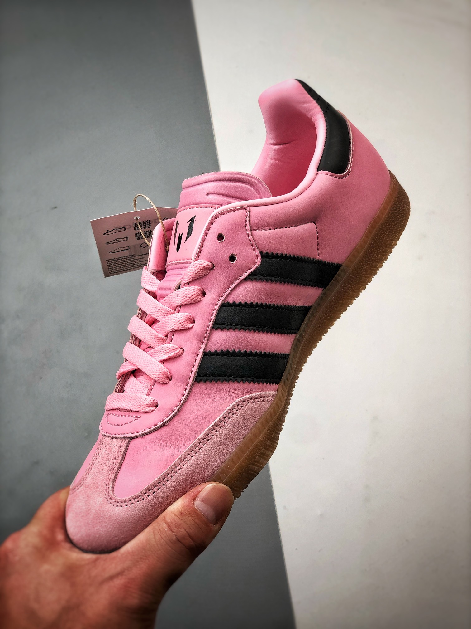 Inter Miami CF × adidas Originals Samba Messi "Light Pink/Core Black/Gum"（IH8158）