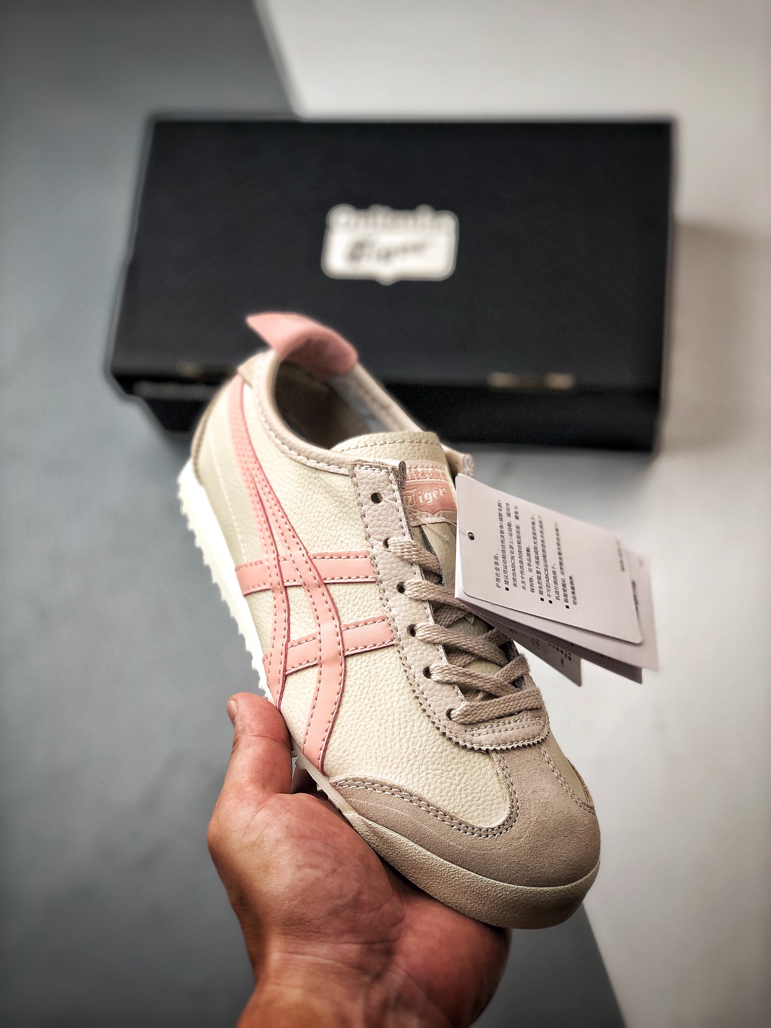 Onitsuka Tiger Mexico 66 "Oatmeal/Ginger Peach"（1183A201-254）