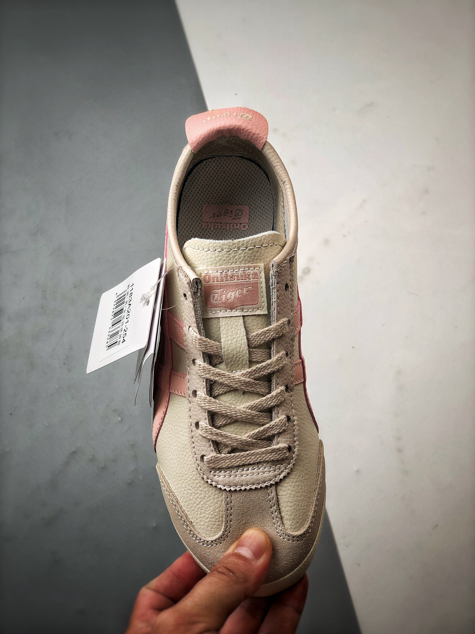 Onitsuka Tiger Mexico 66 "Oatmeal/Ginger Peach"（1183A201-254）