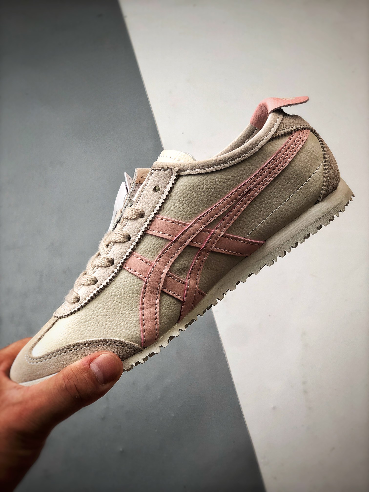 Onitsuka Tiger Mexico 66 "Oatmeal/Ginger Peach"（1183A201-254）