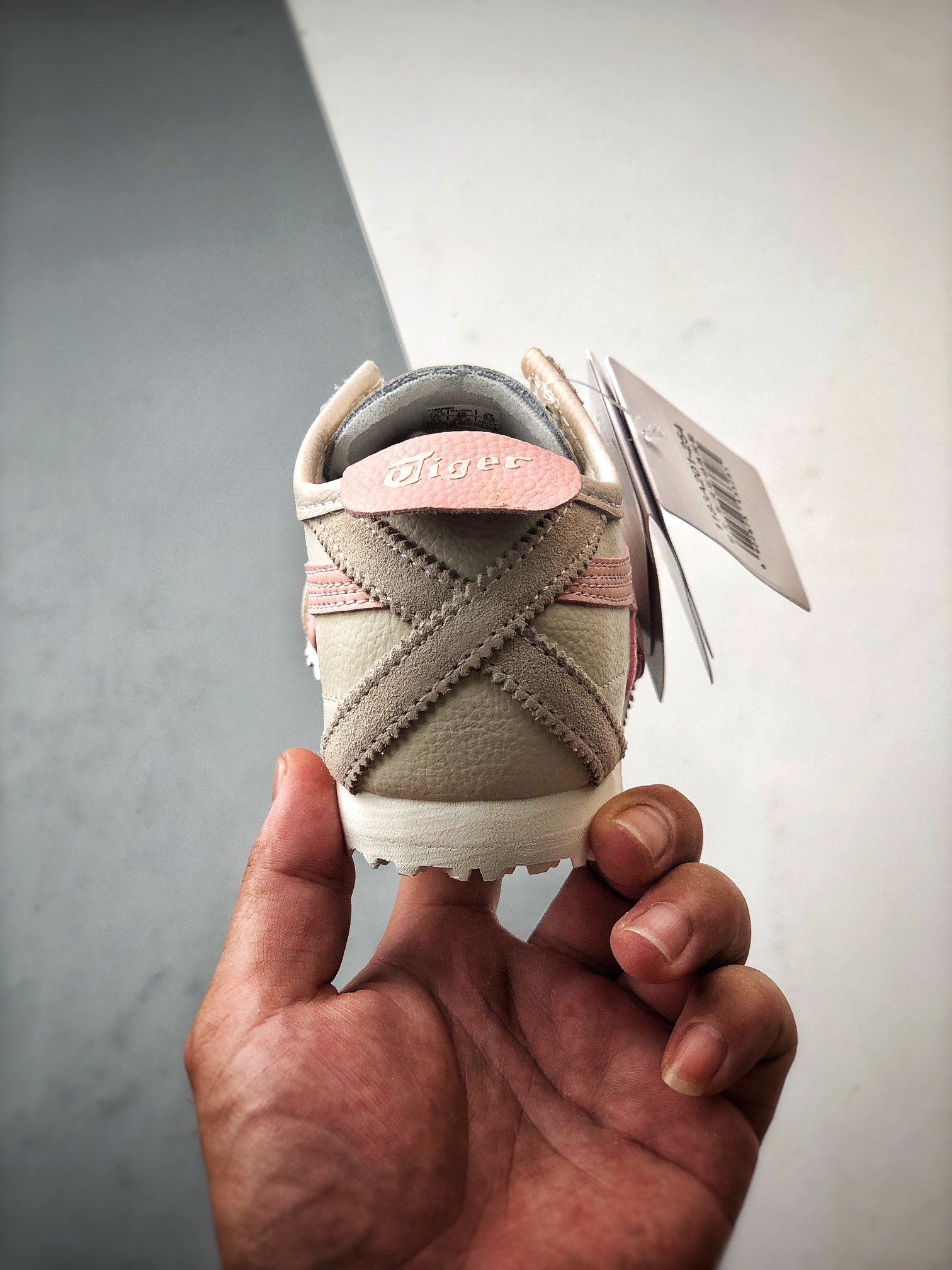 Onitsuka Tiger Mexico 66 "Oatmeal/Ginger Peach"（1183A201-254）