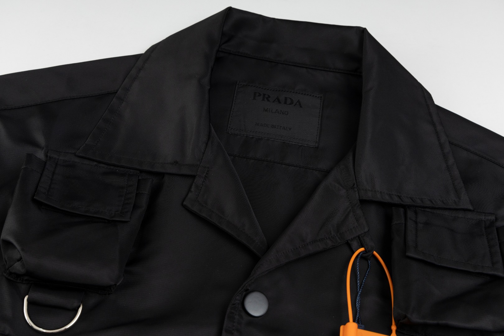 PRADA Triangle Plaque Short Sleeved Cargo Shirt(SC768-1WQ8_F0002-S-OOO）