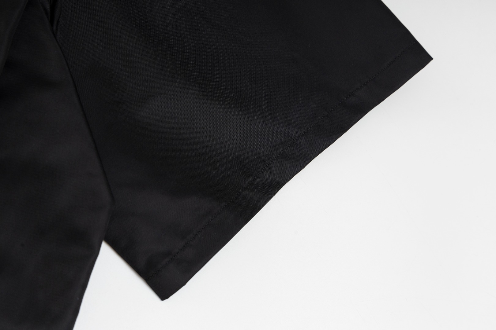 PRADA Triangle Plaque Short Sleeved Cargo Shirt(SC768-1WQ8_F0002-S-OOO）