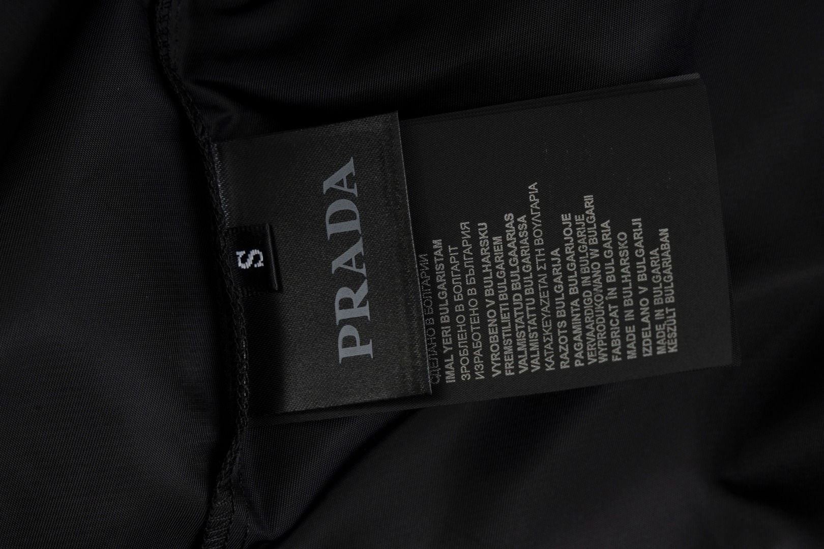 PRADA Triangle Plaque Short Sleeved Cargo Shirt(SC768-1WQ8_F0002-S-OOO）