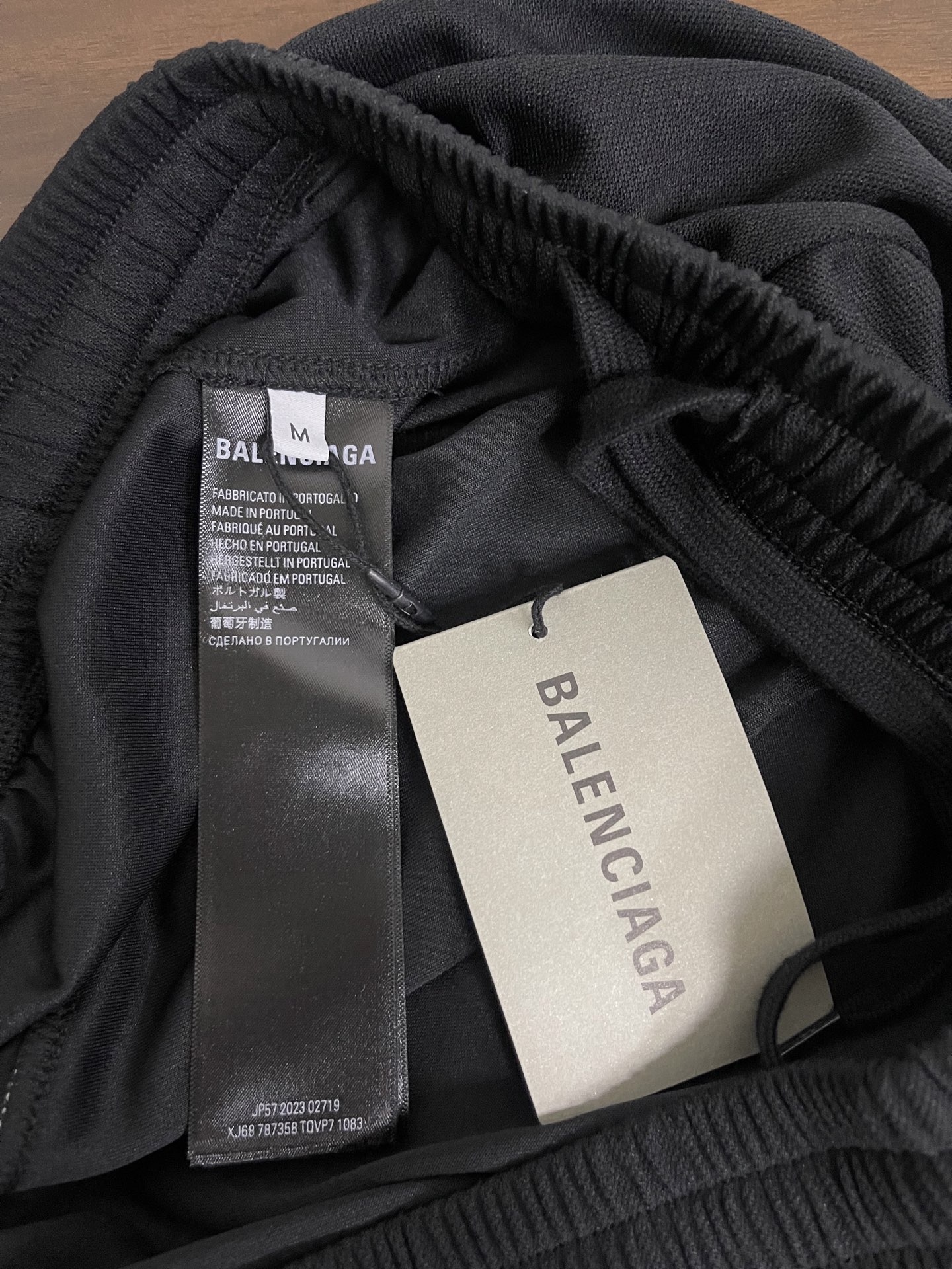 BALENCIAGA Shorts（767862TPVG21070）